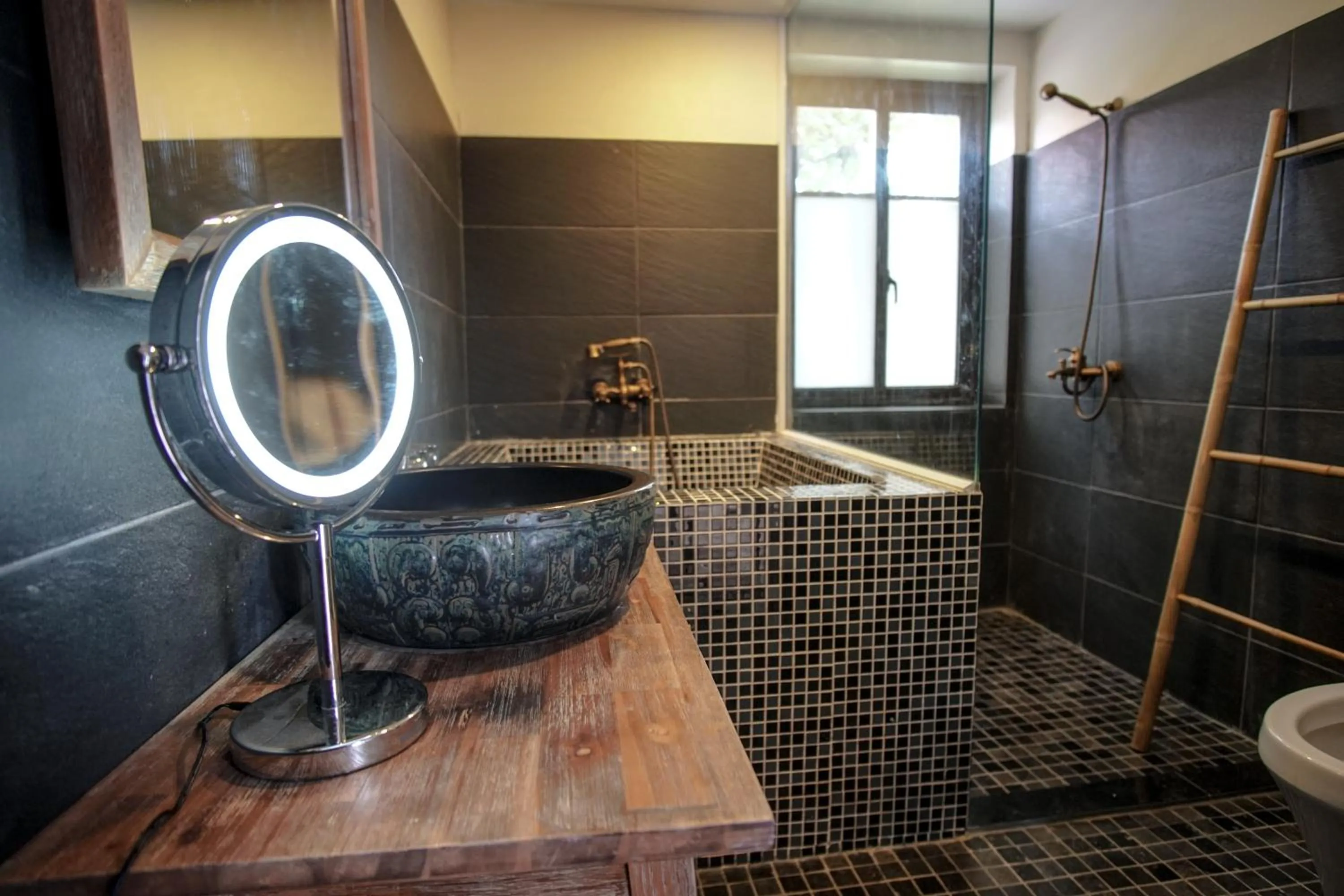 Shower in The Factory Ba Vì