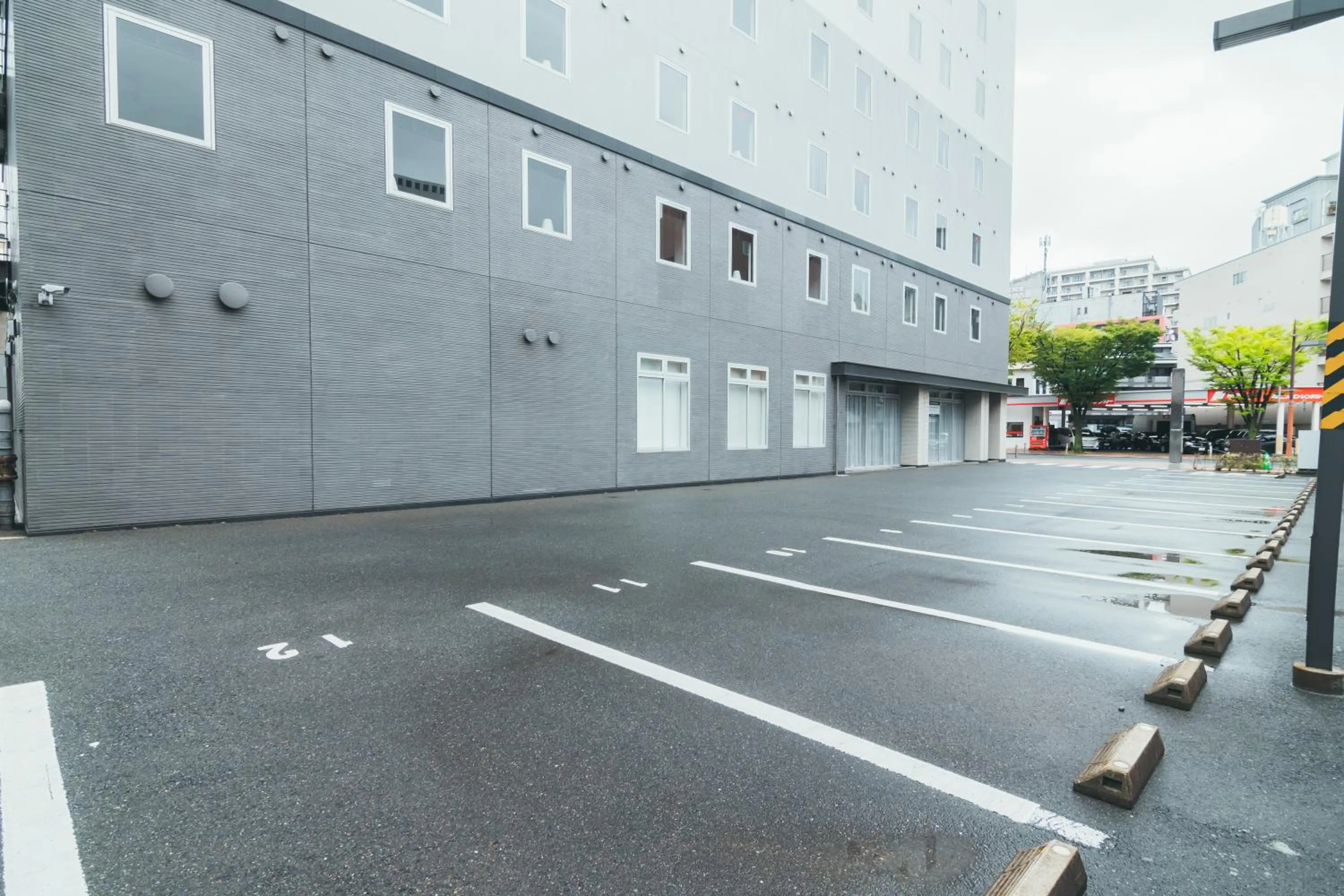 Parking in Quintessa Hotel Kokura Comic & Books