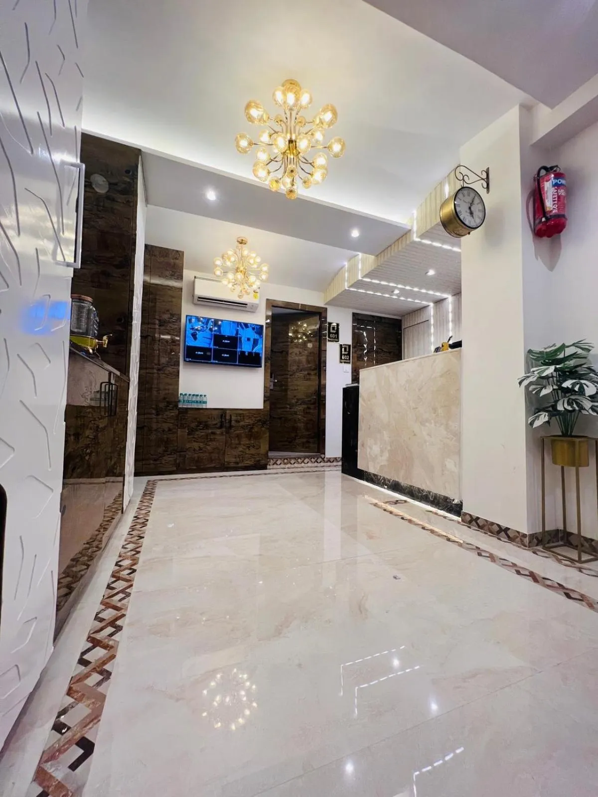 Lobby or reception in Hotel Larmont Luxury