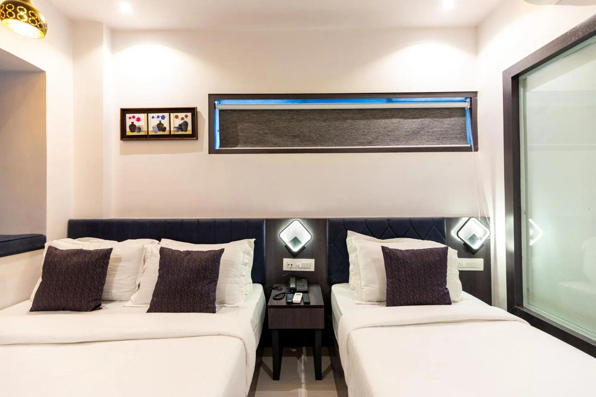 Bedroom, Bed in Hotel Larmont Luxury