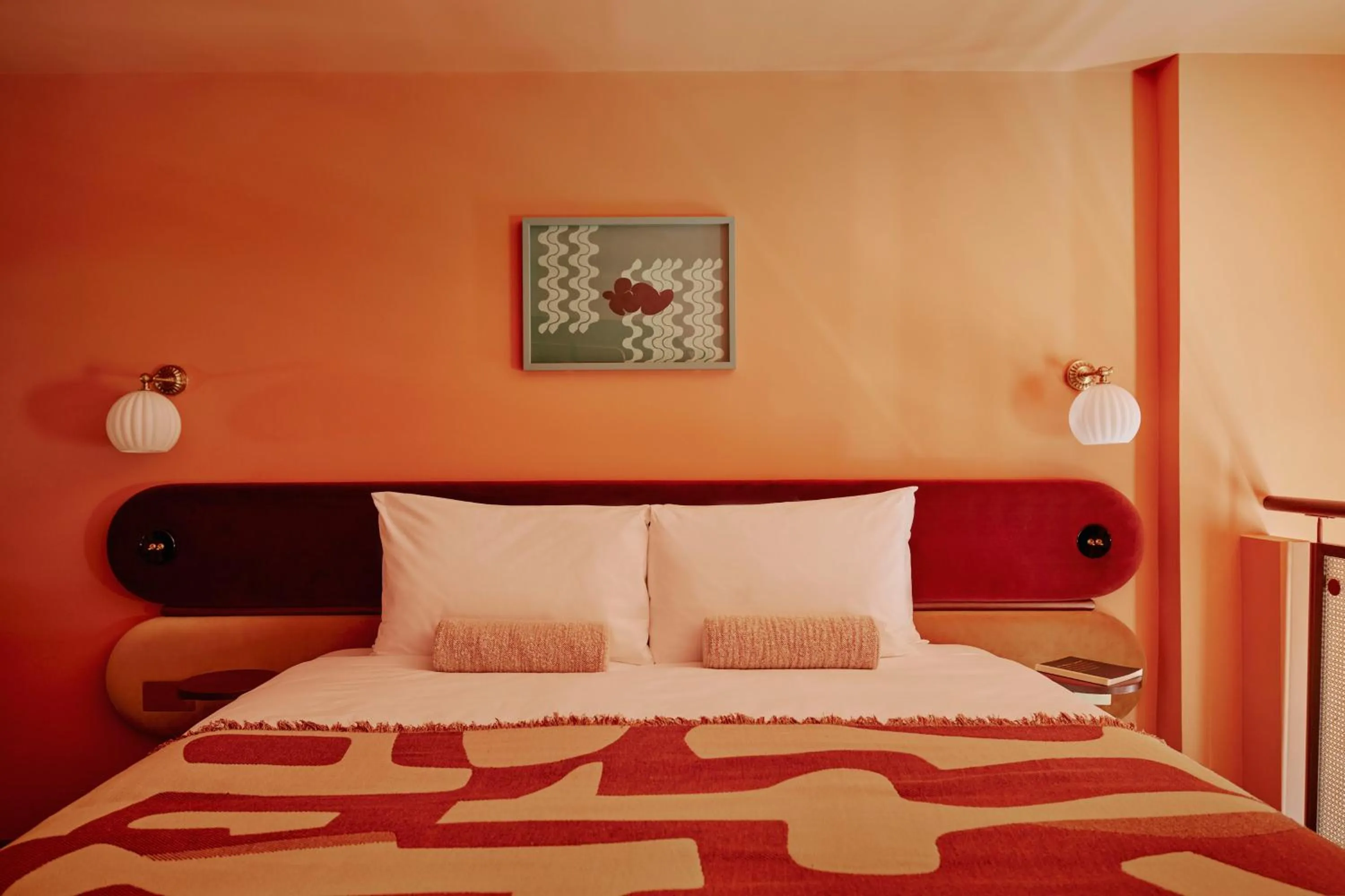 Photo of the whole room, Bed in Ember Locke Kensington