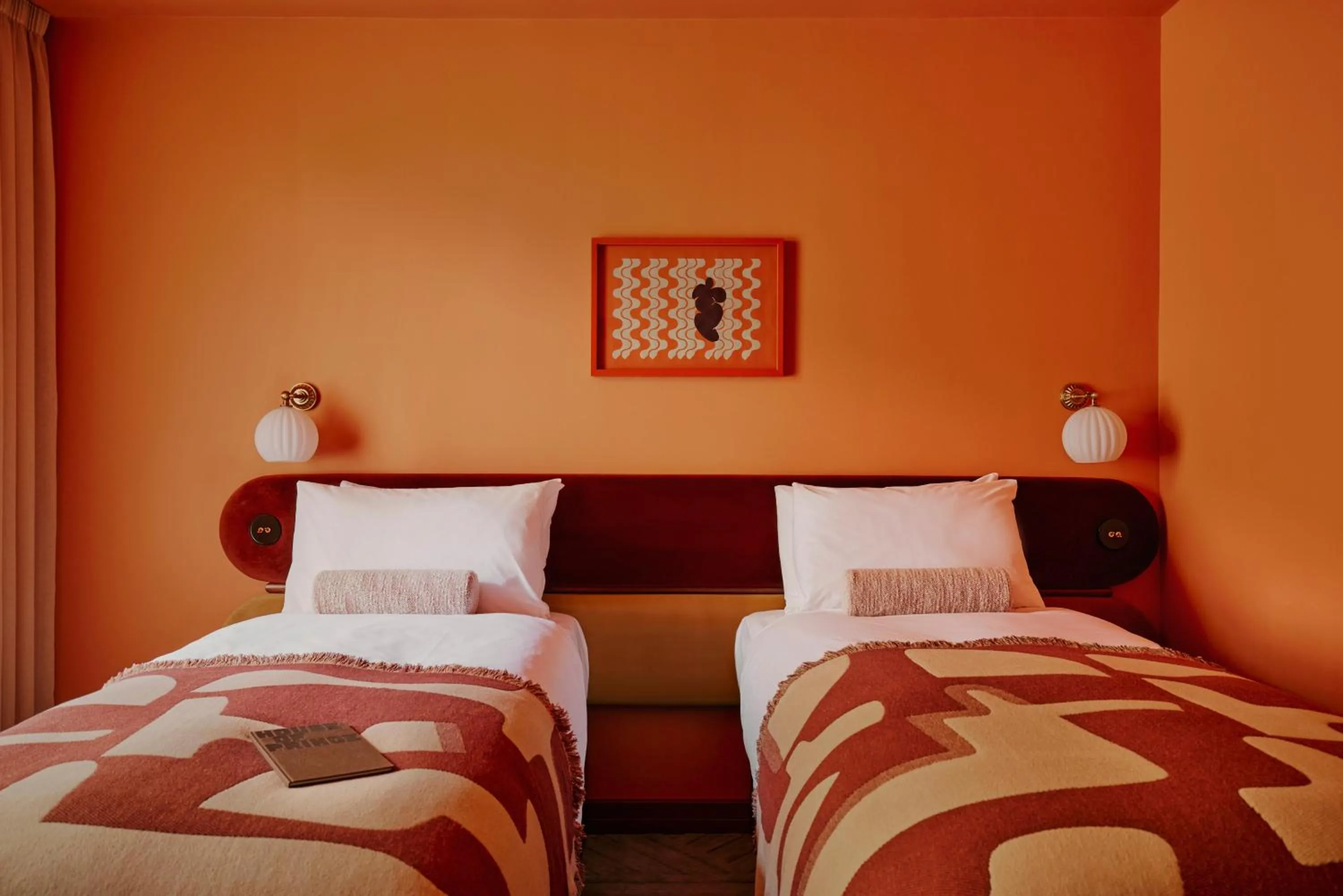 Photo of the whole room, Bed in Ember Locke Kensington