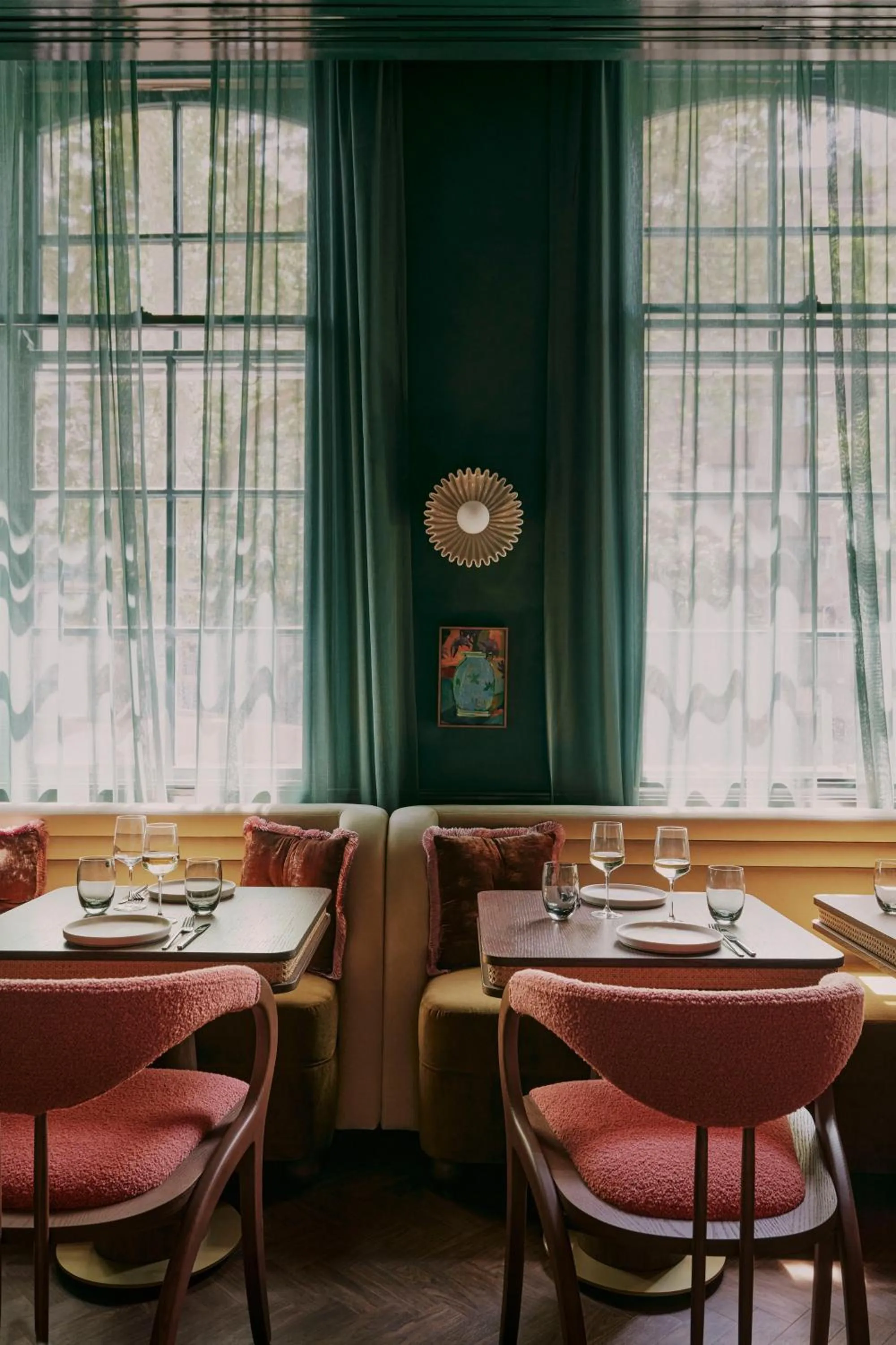 Restaurant/places to eat in Ember Locke Kensington