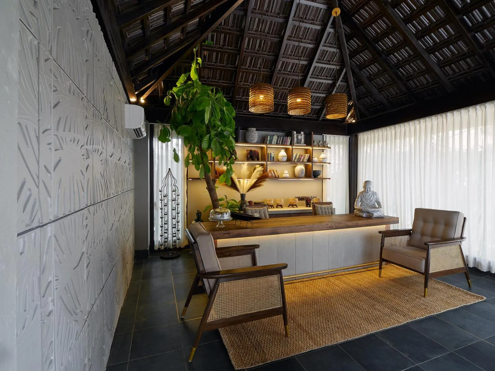 Lobby or reception in Red Thread Morjim