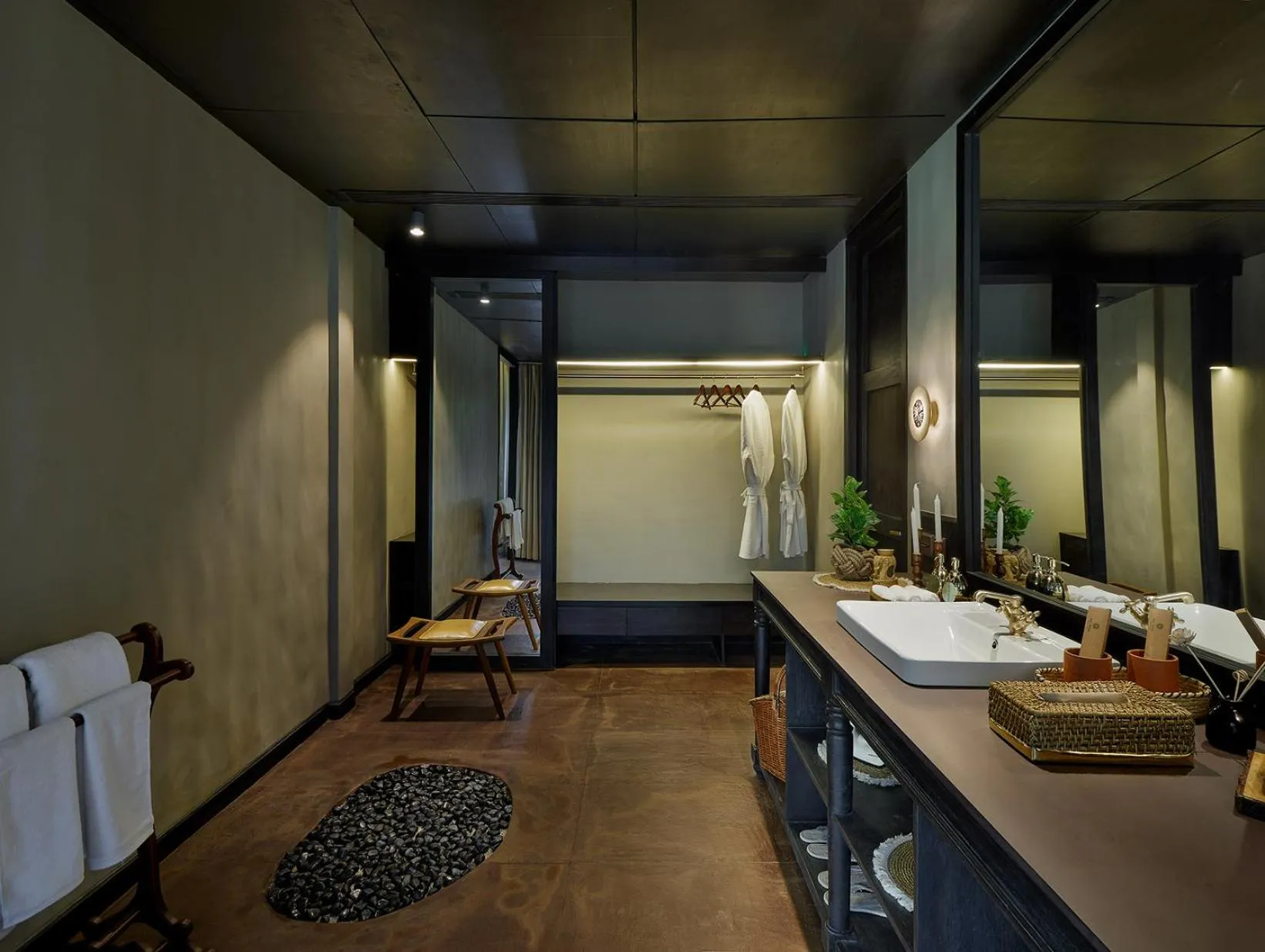 Bathroom in Red Thread Morjim