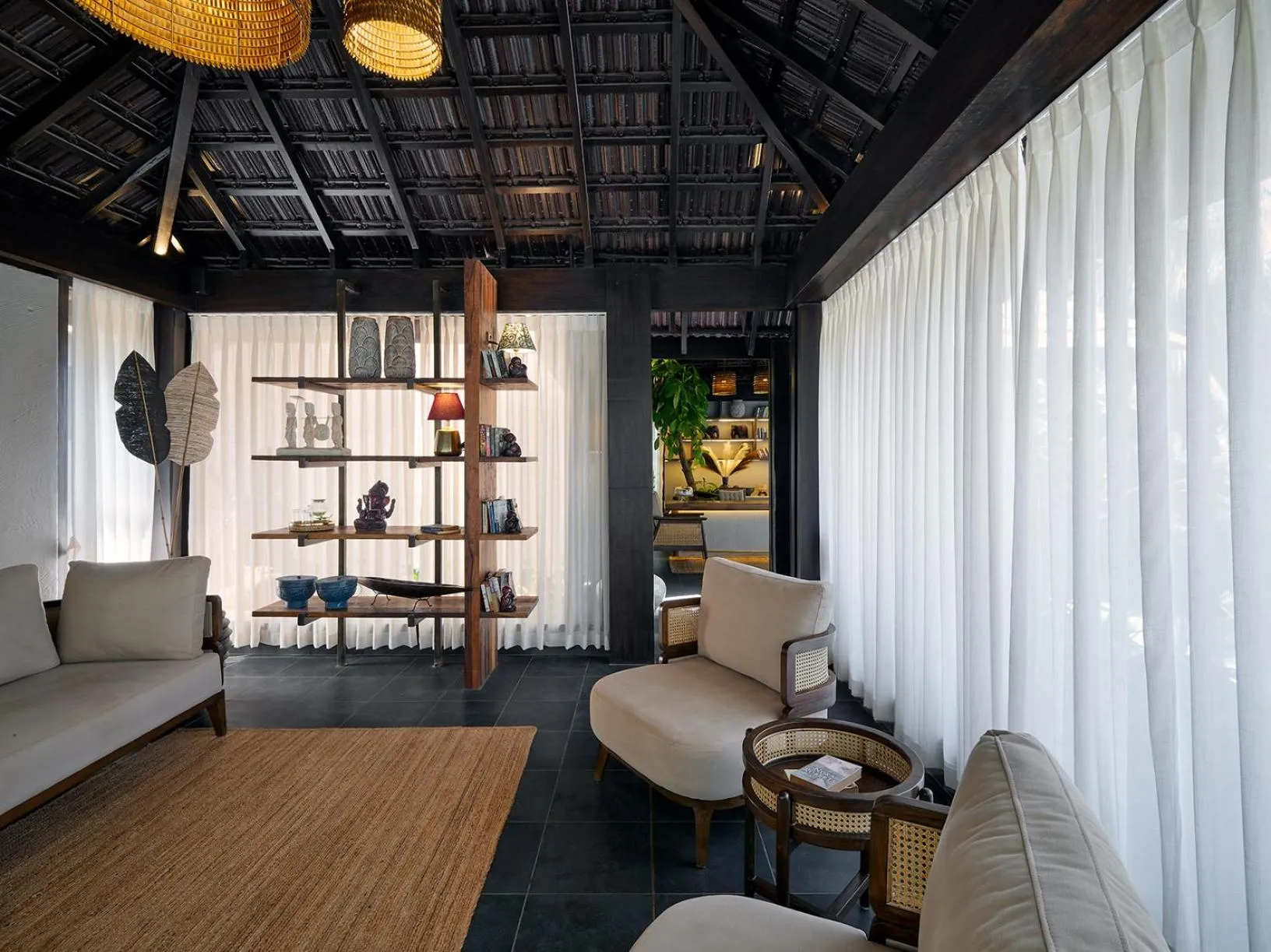 Lobby or reception in Red Thread Morjim