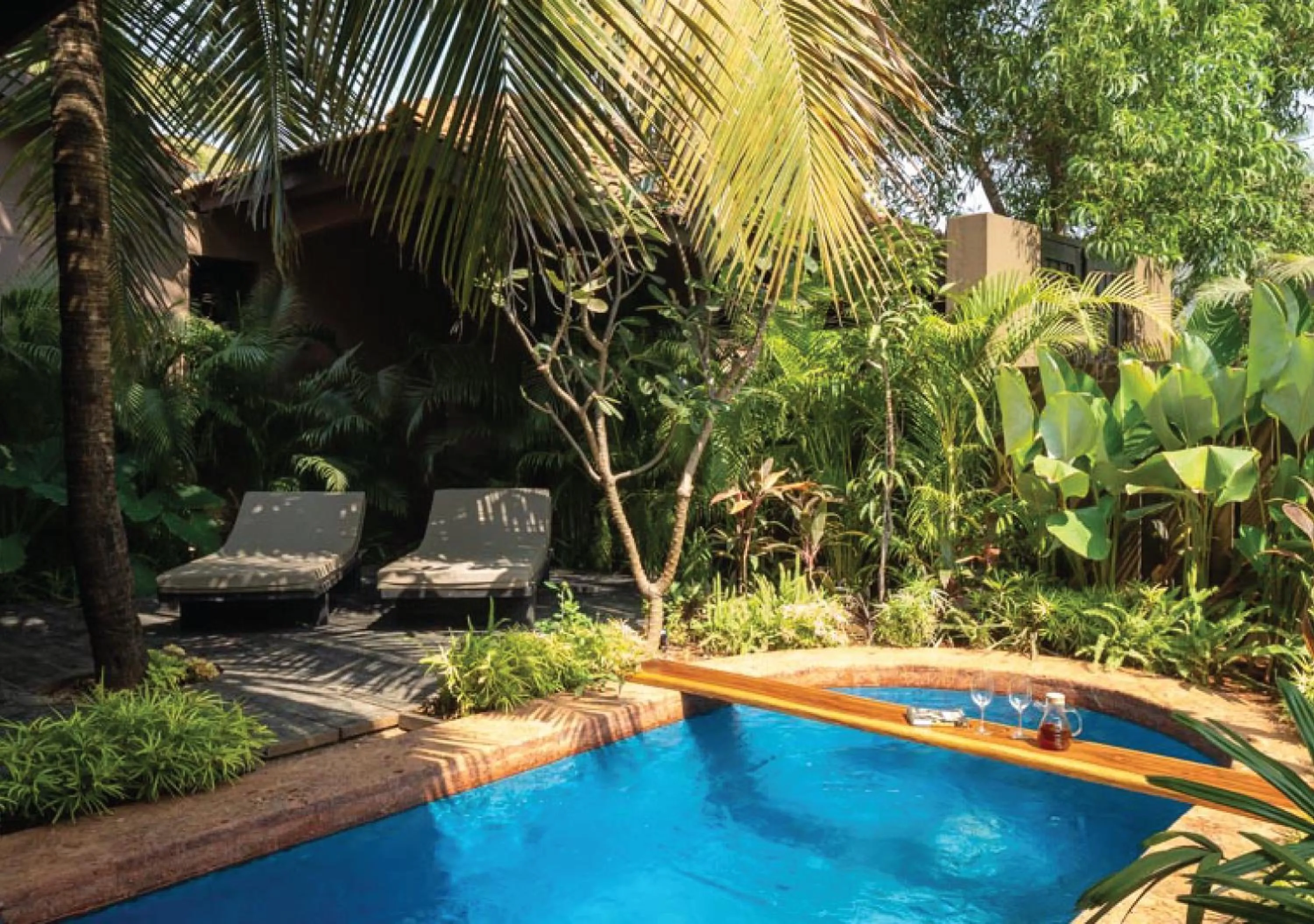 Patio in Red Thread Morjim