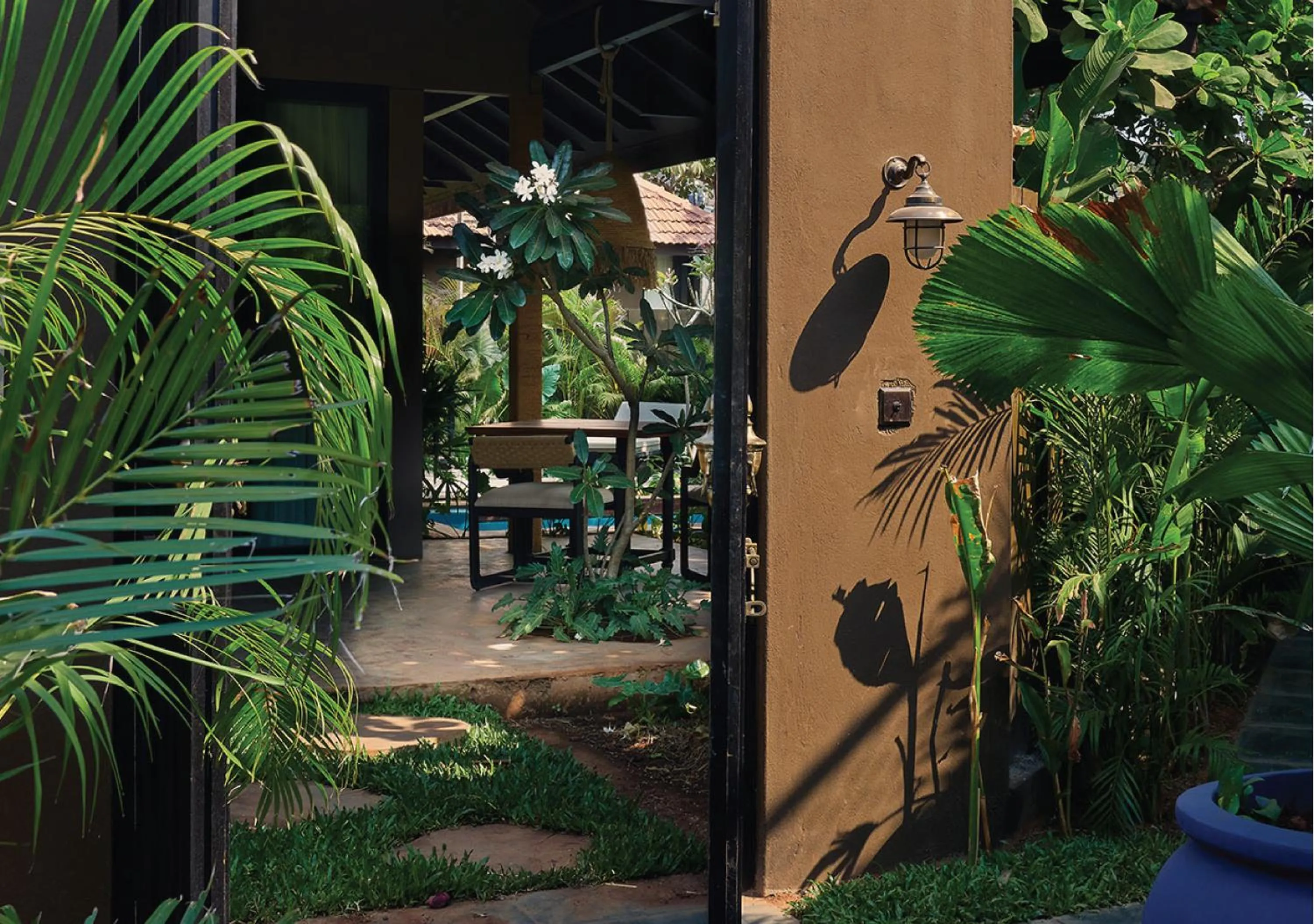 Patio in Red Thread Morjim