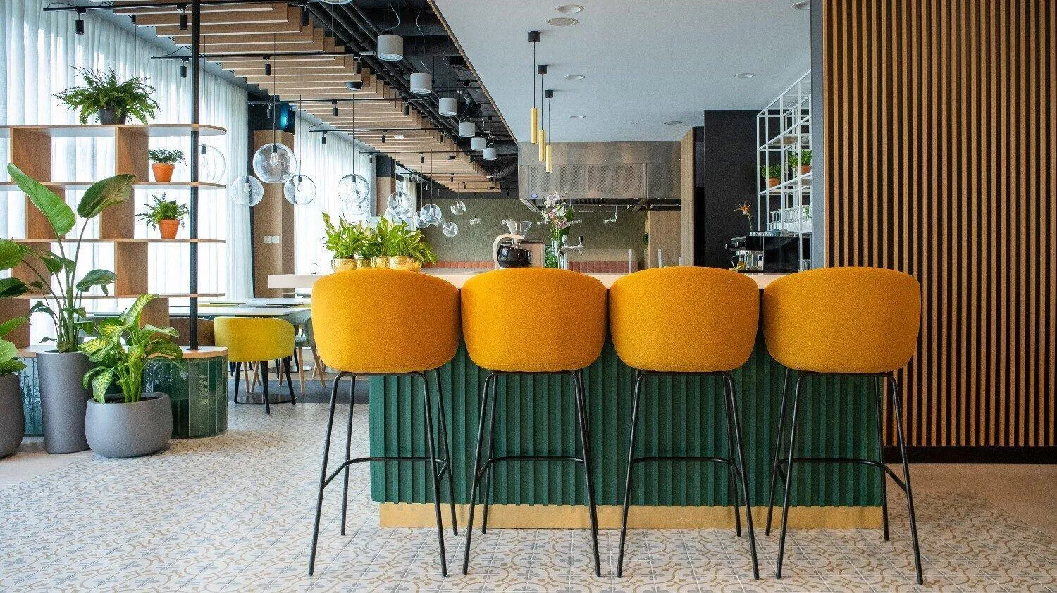 Lounge or bar in B&B HOTEL Kielce Centrum