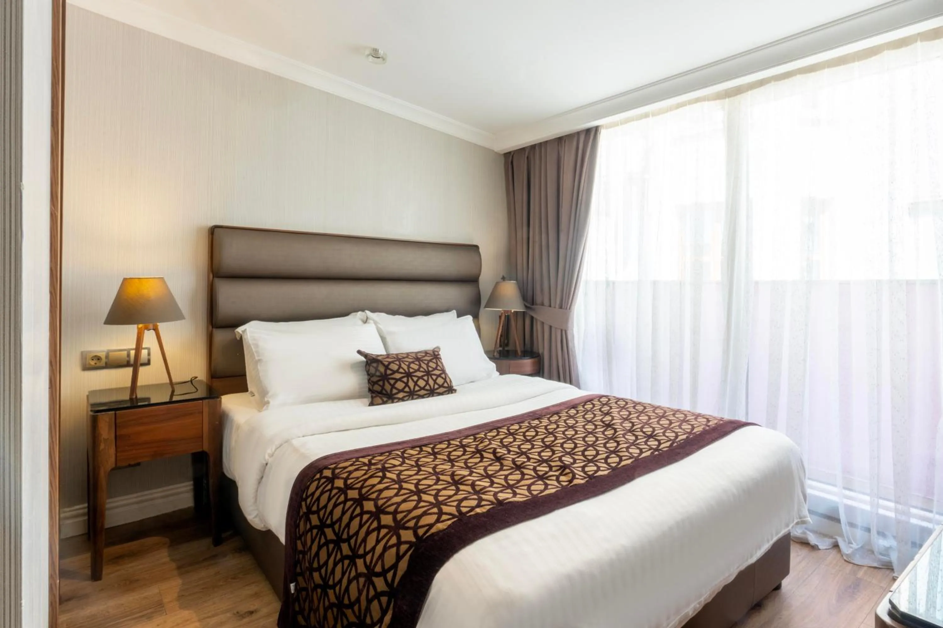 Bed in 6 Apartment Galata