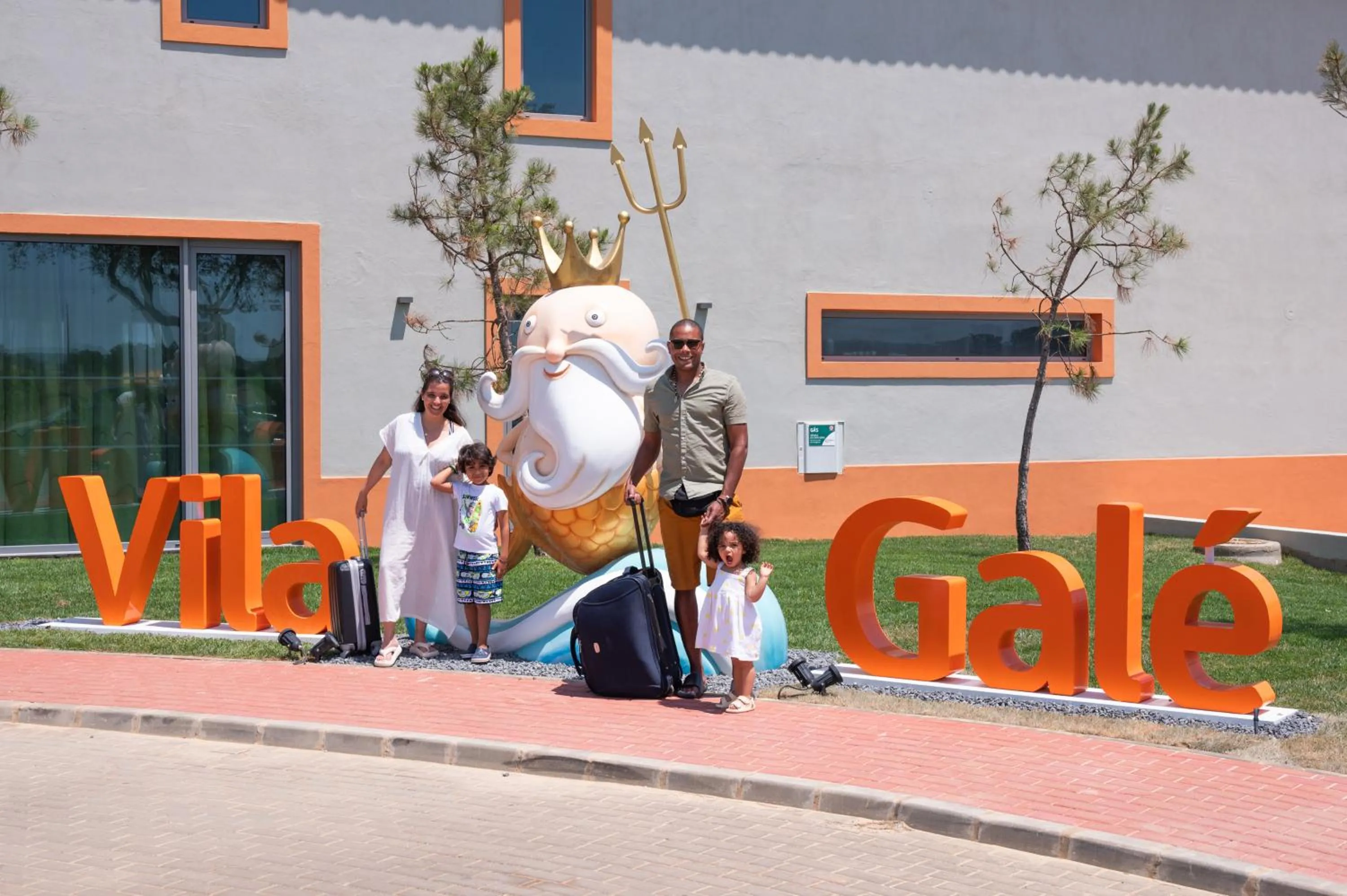 Facade/entrance in Vila Gale Nep Kids
