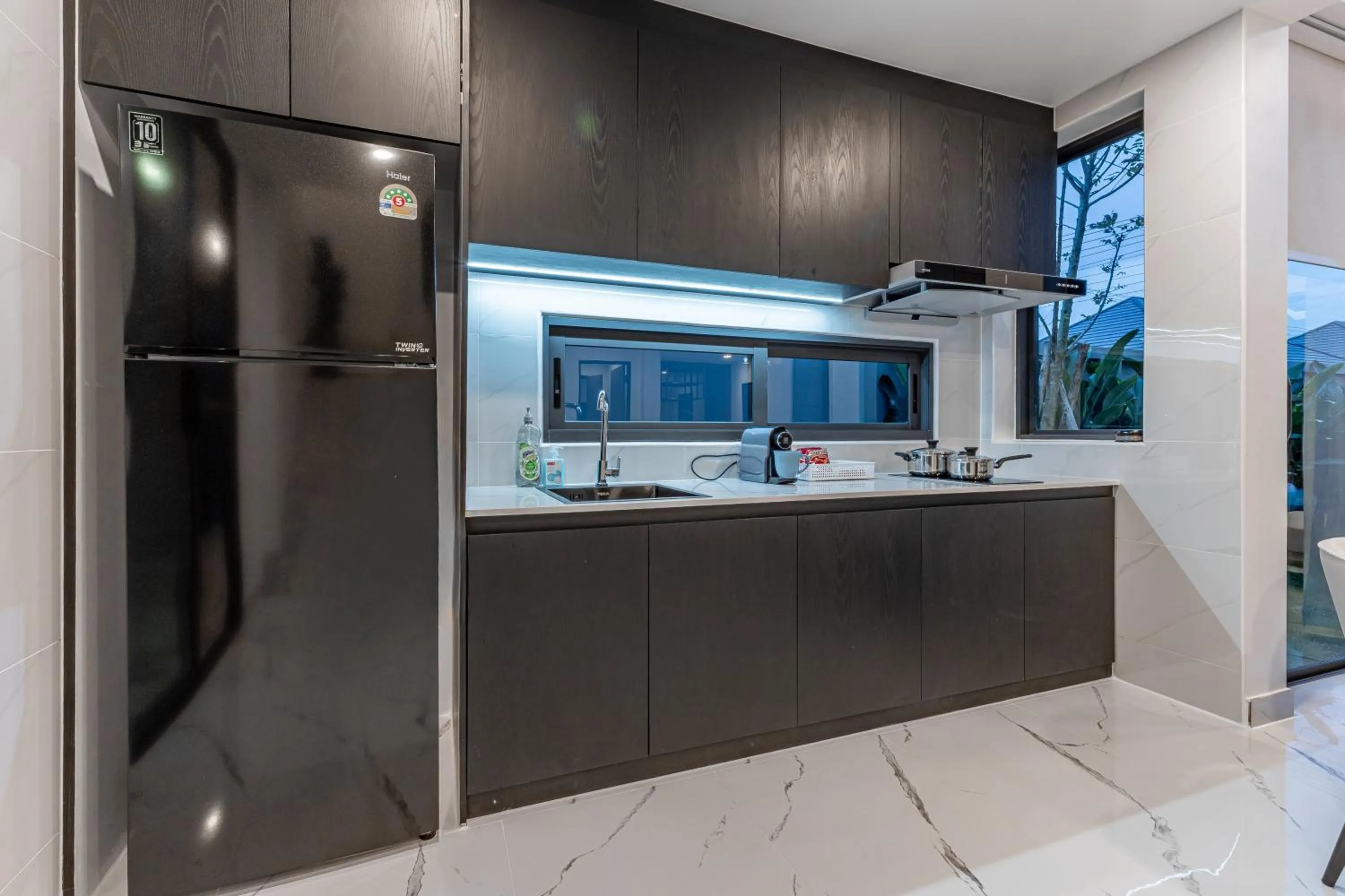 Kitchen or kitchenette in Southern Peak Pool Villa Huay Yai Pattaya