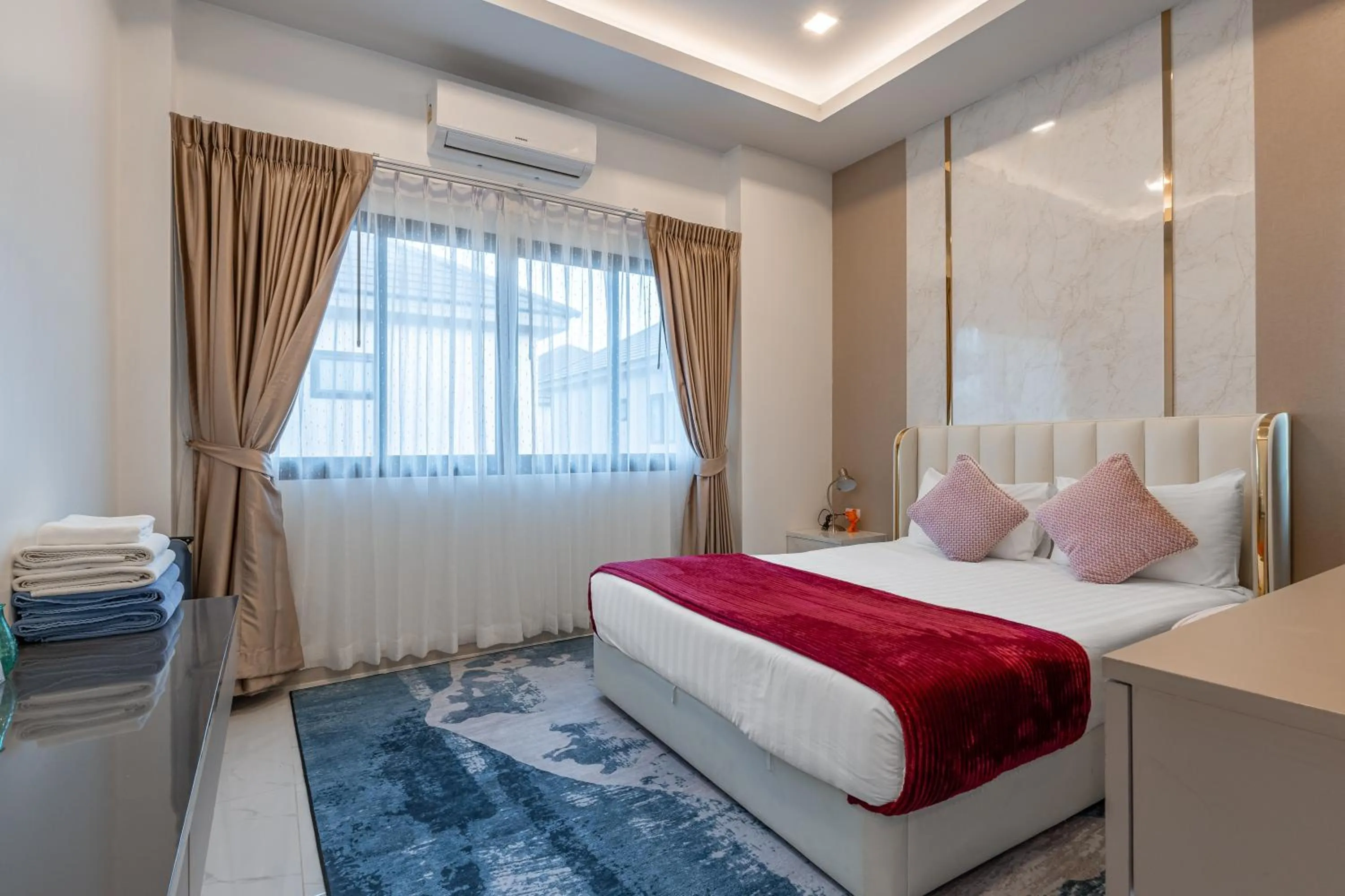 Bed in Southern Peak Pool Villa Huay Yai Pattaya