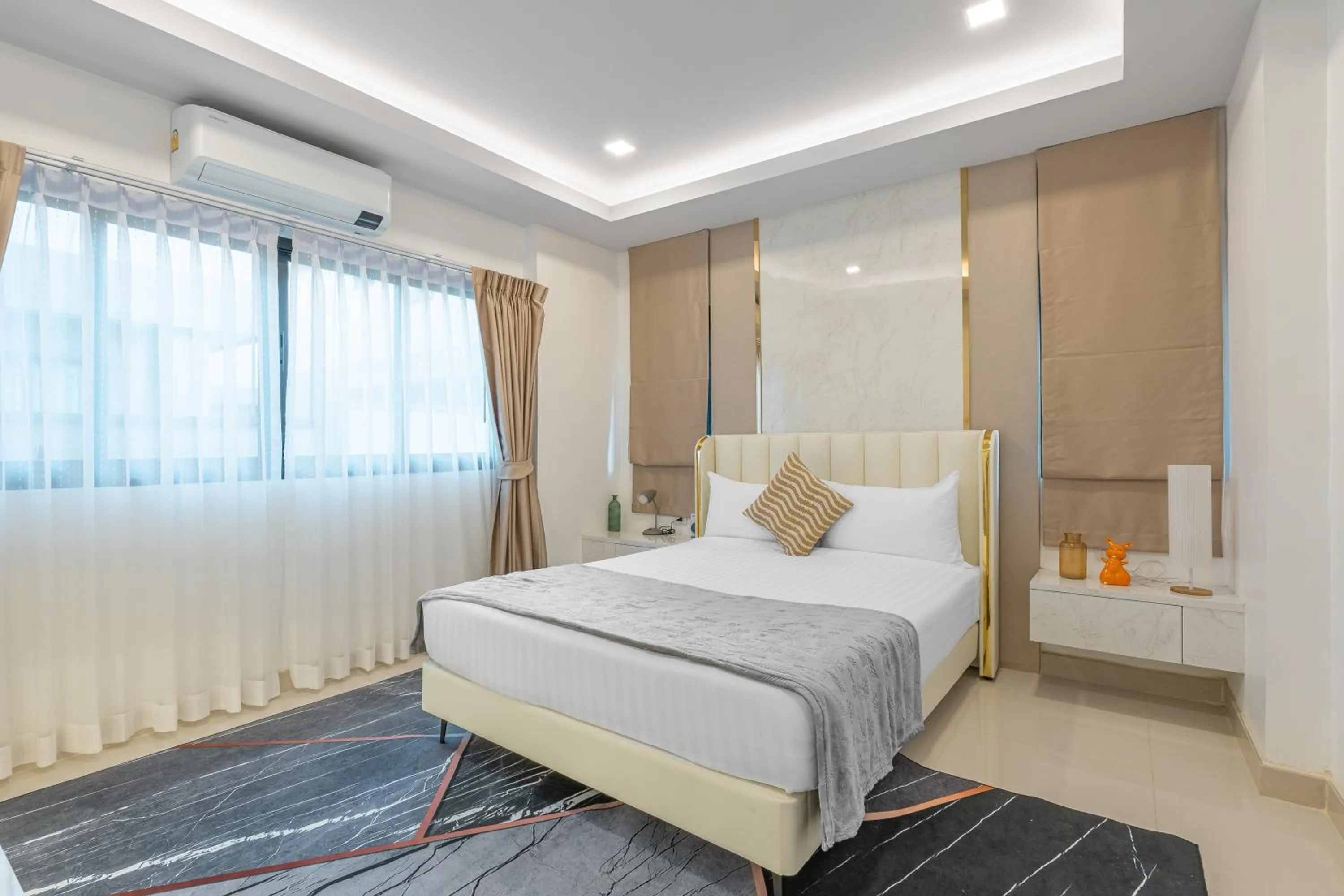 Bed in Southern Peak Pool Villa Huay Yai Pattaya