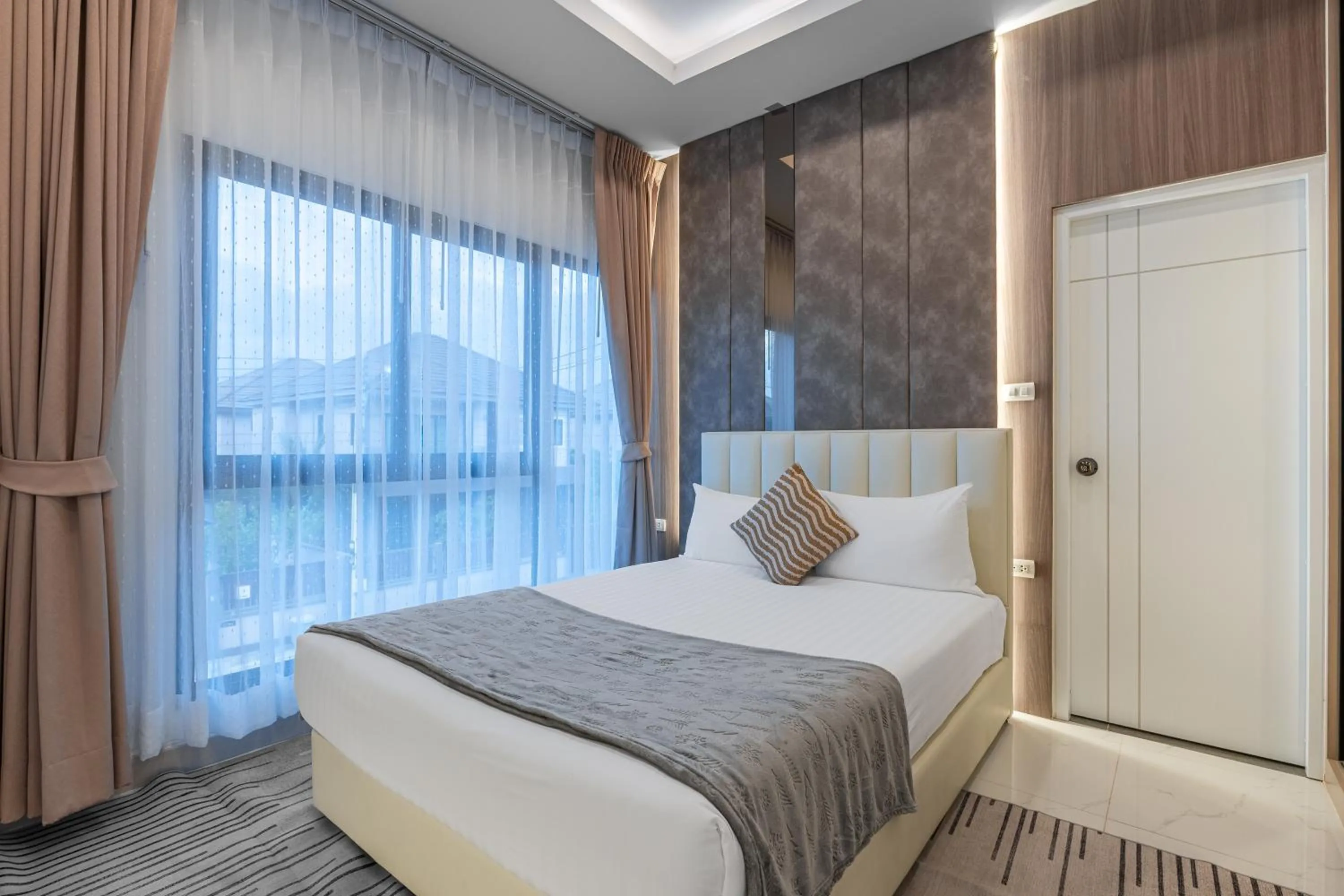 Bed in Southern Peak Pool Villa Huay Yai Pattaya