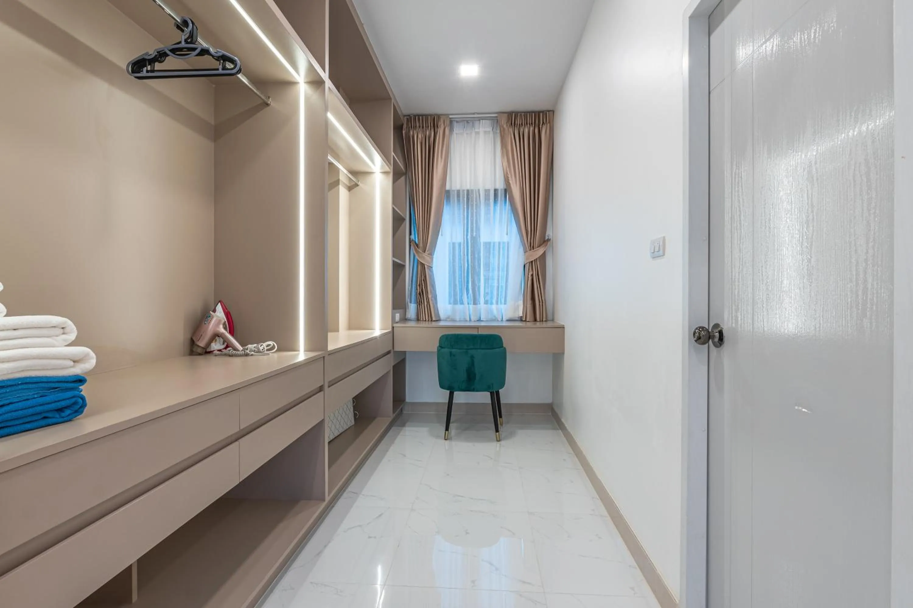 wardrobe in Southern Peak Pool Villa Huay Yai Pattaya