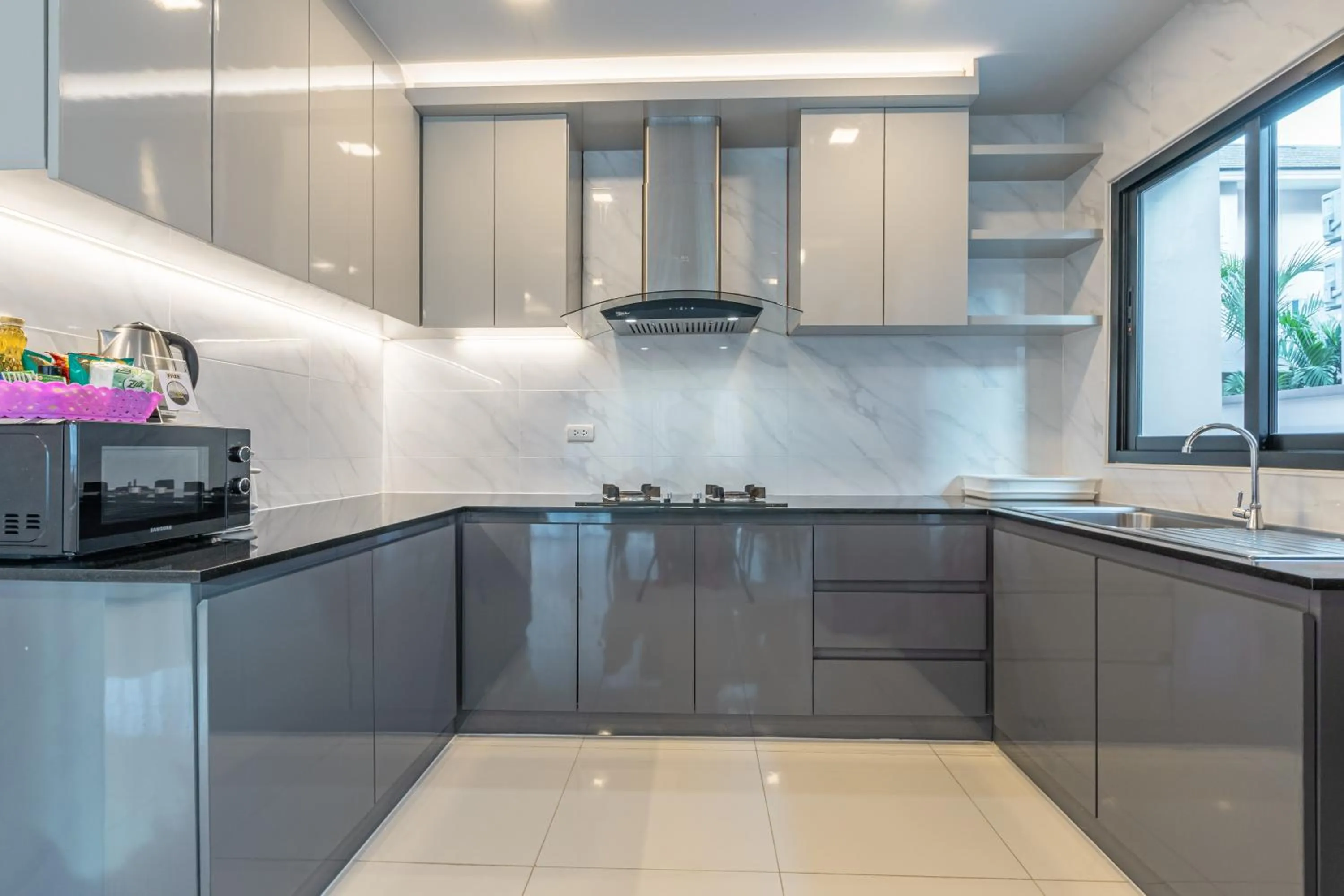 Kitchen or kitchenette in Southern Peak Pool Villa Huay Yai Pattaya