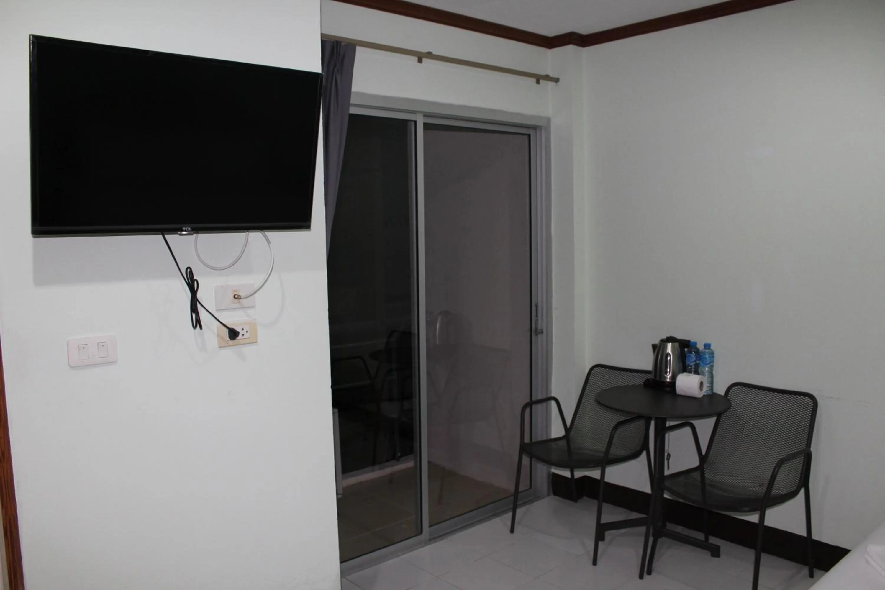 TV and multimedia in Omaya GuestHouse