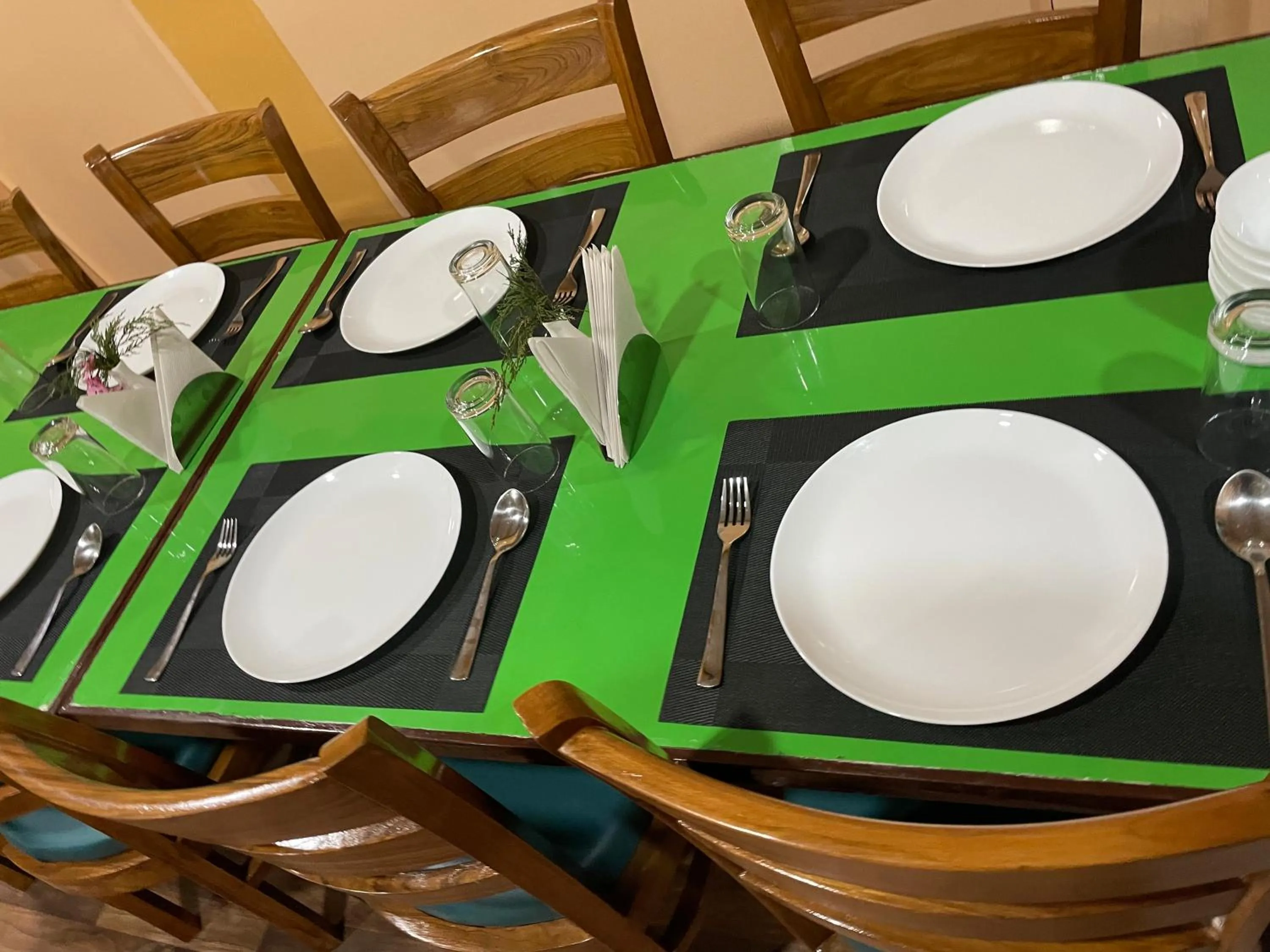 Restaurant/places to eat in Apple Valley Cottages Lachung