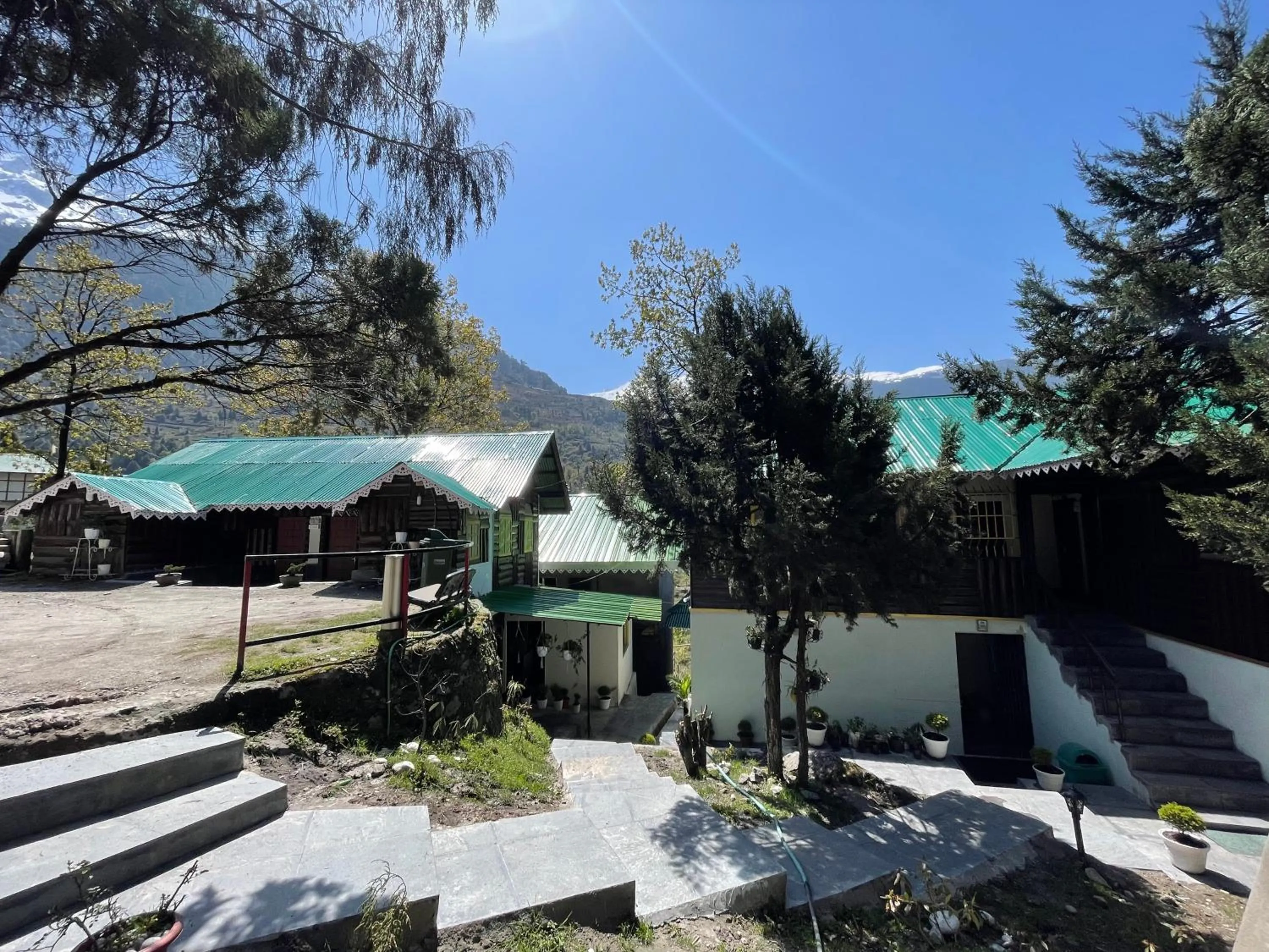 Property building in Apple Valley Cottages Lachung