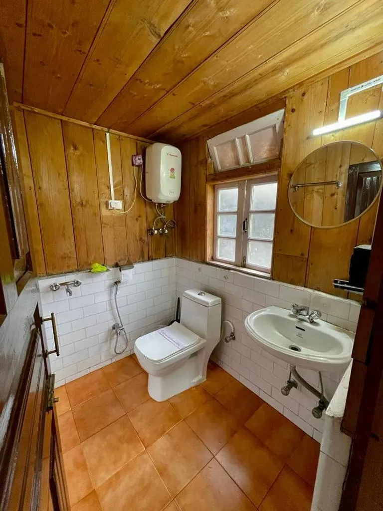 Toilet in Apple Valley Cottages Lachung
