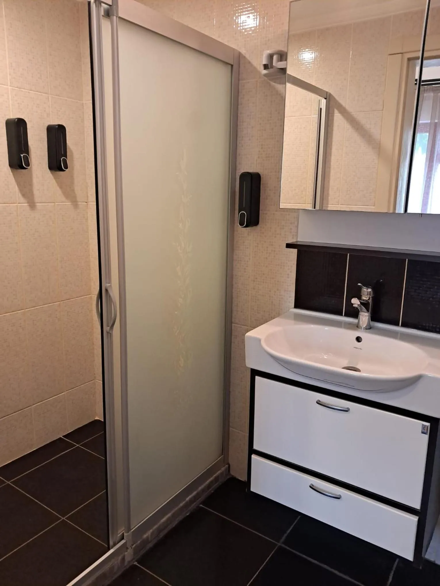 Shower in Sözer Otel