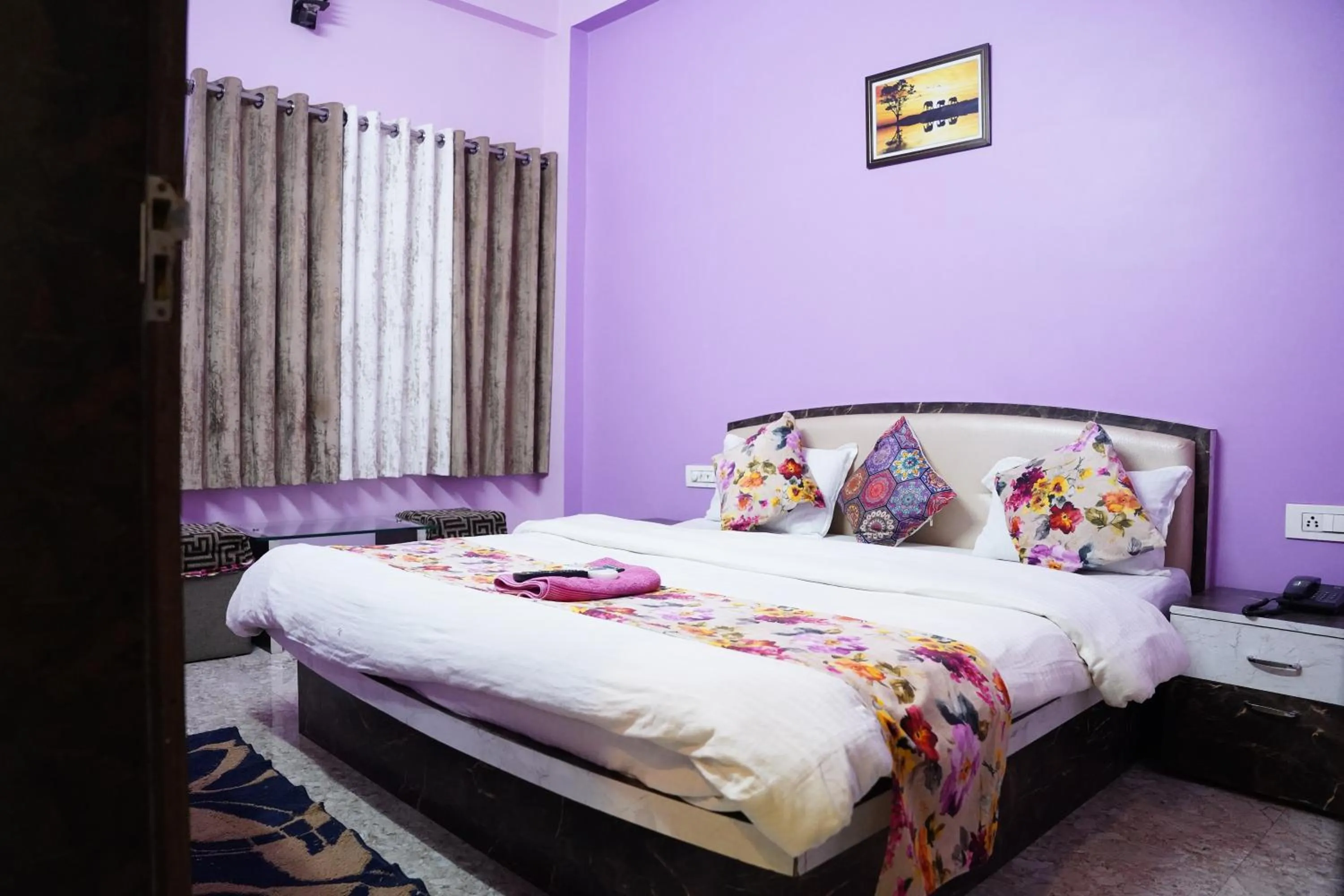 Bed in Hotel Mahishmati Palace