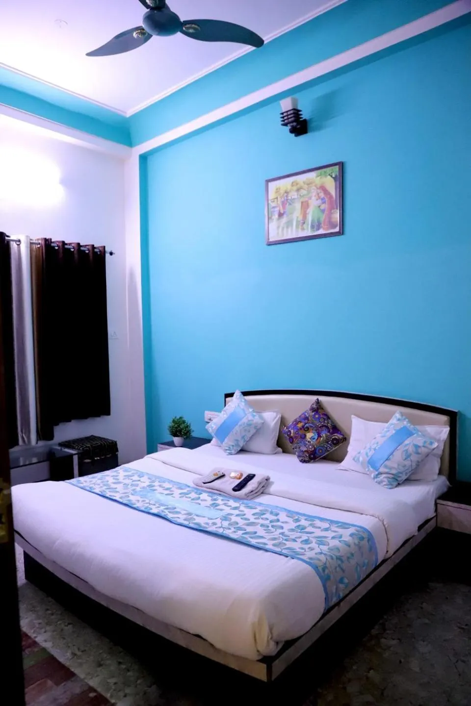 Photo of the whole room, Bed in Hotel Mahishmati Palace