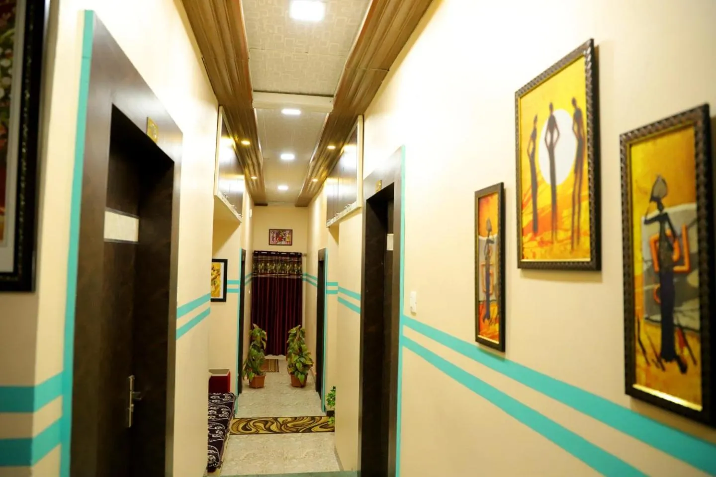 TV and multimedia in Hotel Mahishmati Palace