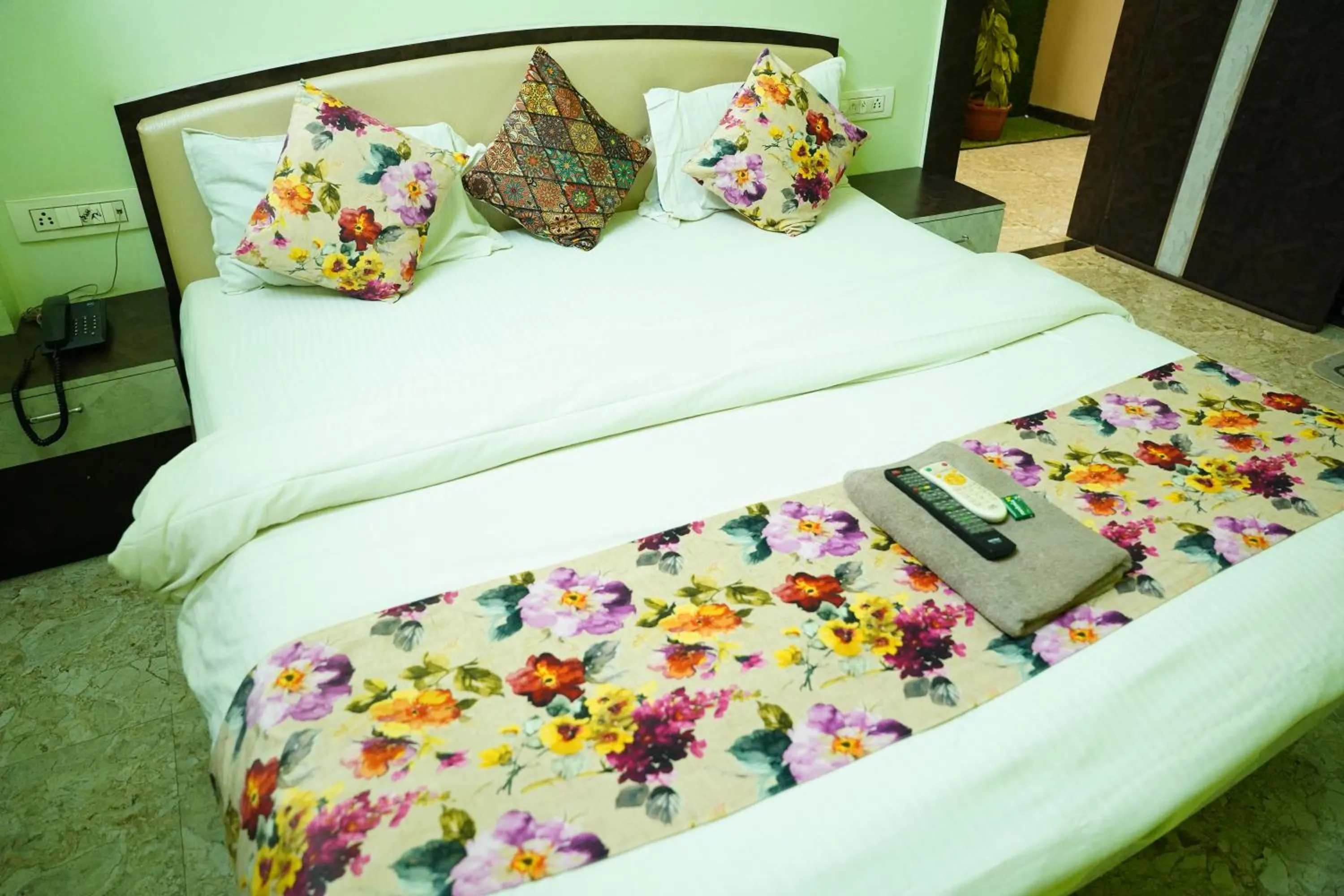 Bed in Hotel Mahishmati Palace