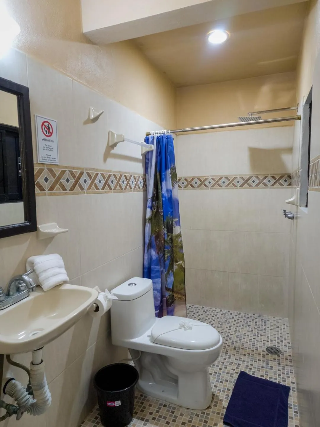 Bathroom in Fitz-Mar