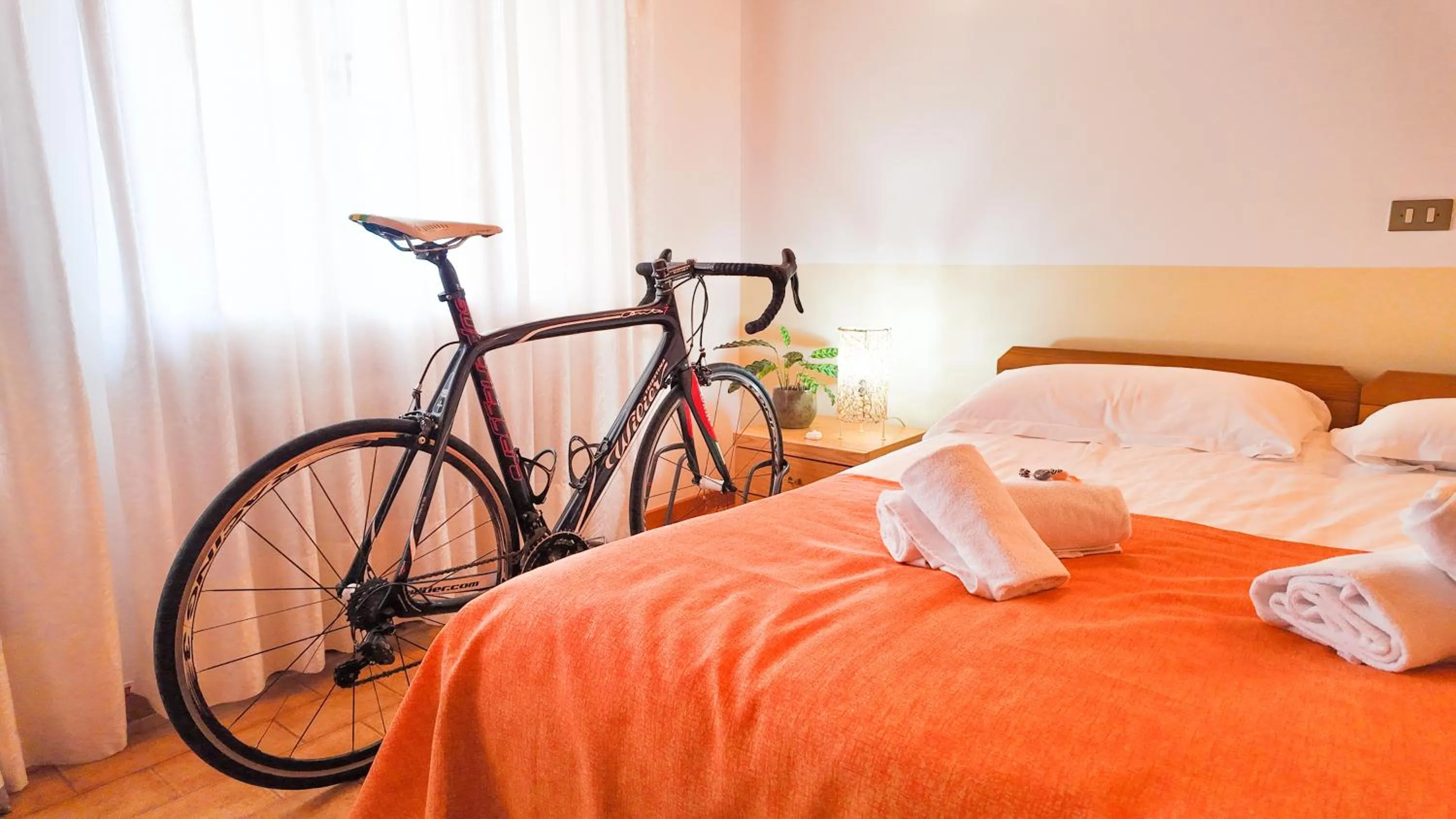 Bed in Albergo Dalla Mena