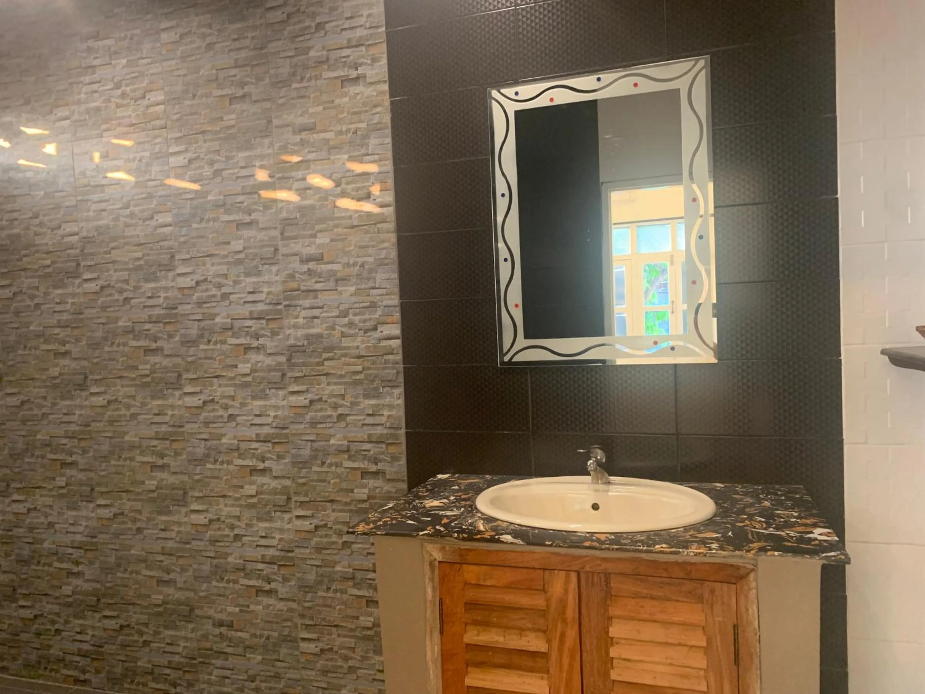 Bathroom in La nuit de laos