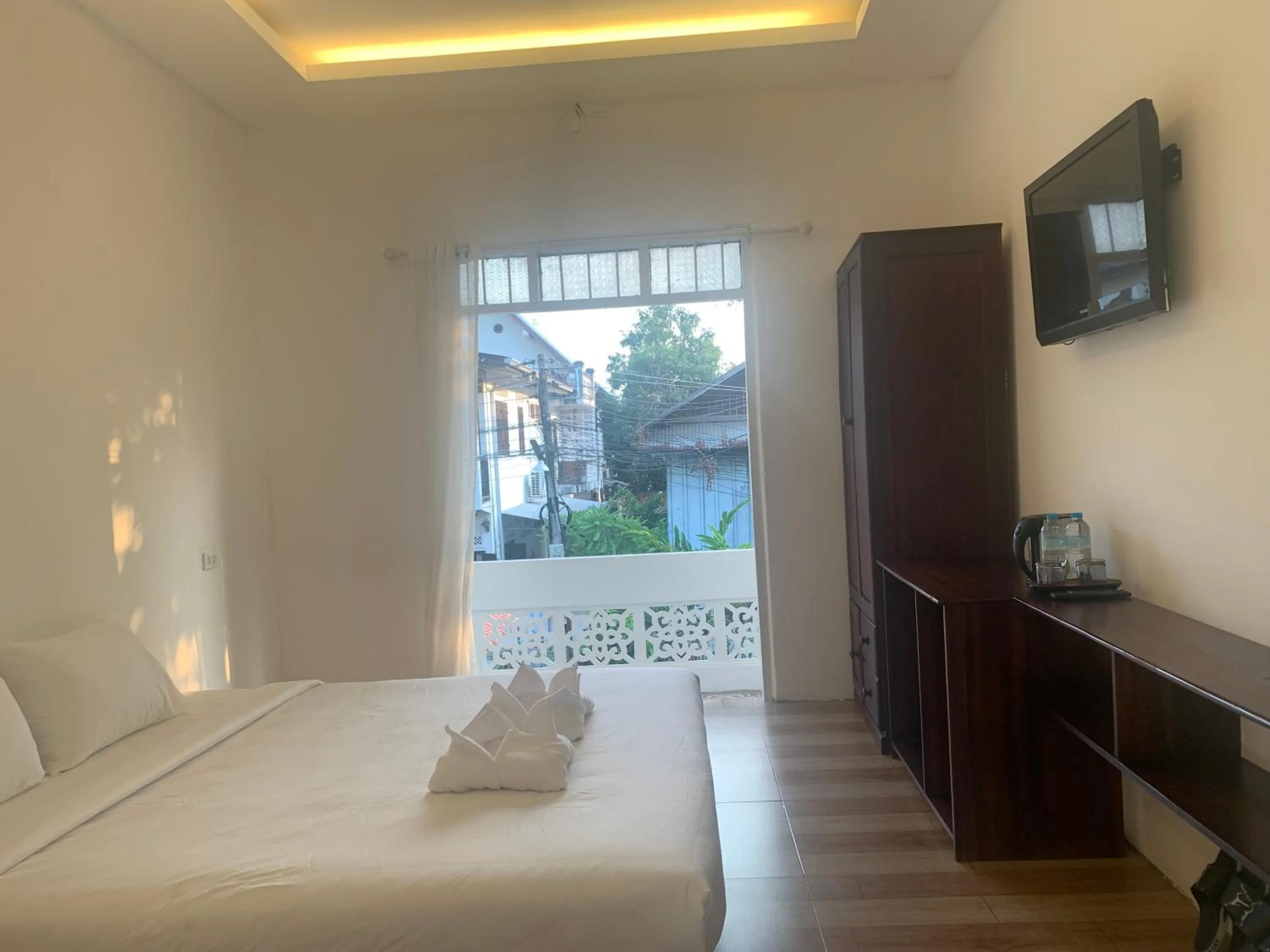 Photo of the whole room, Bed in La nuit de laos