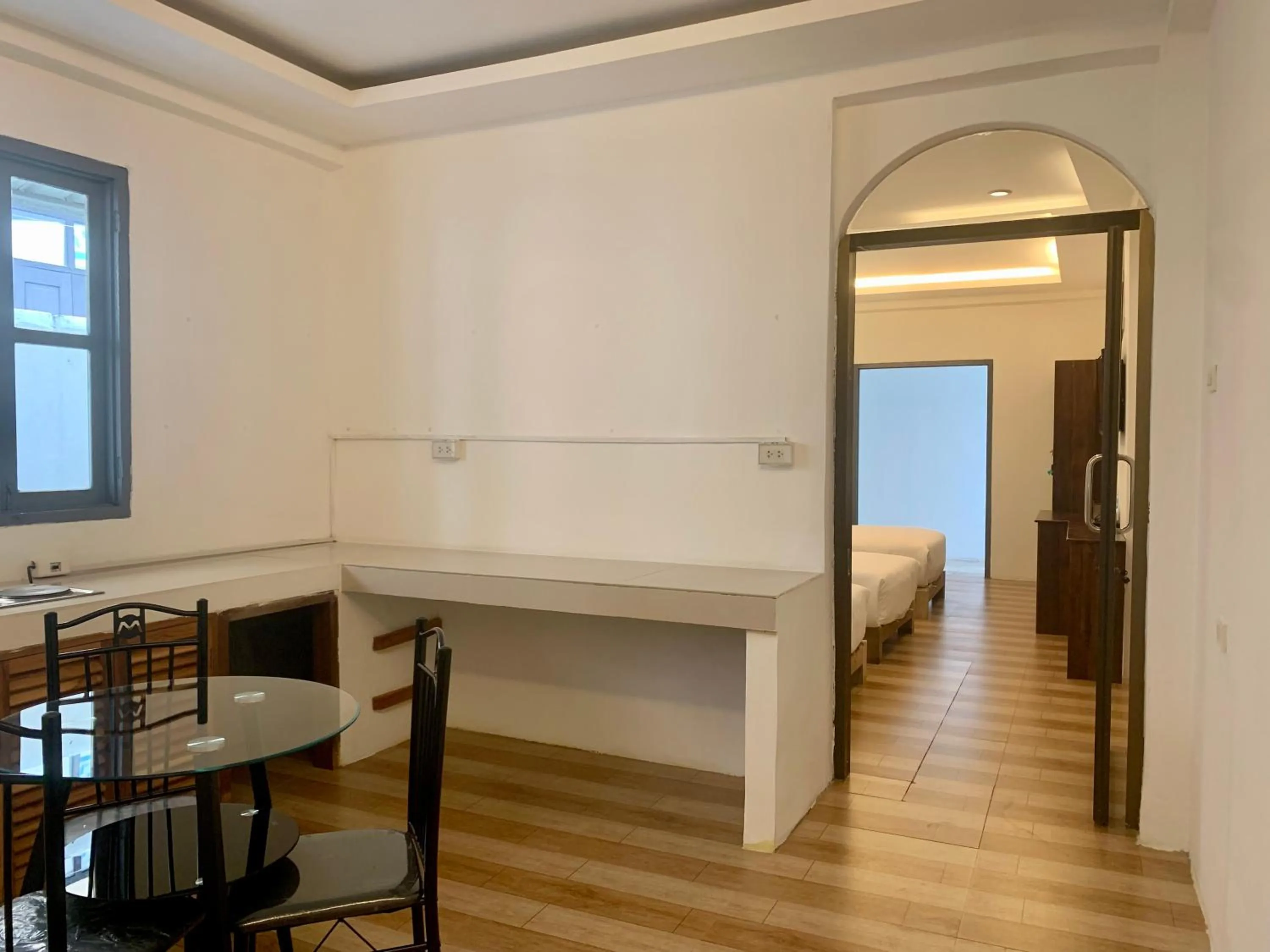 Photo of the whole room in La nuit de laos