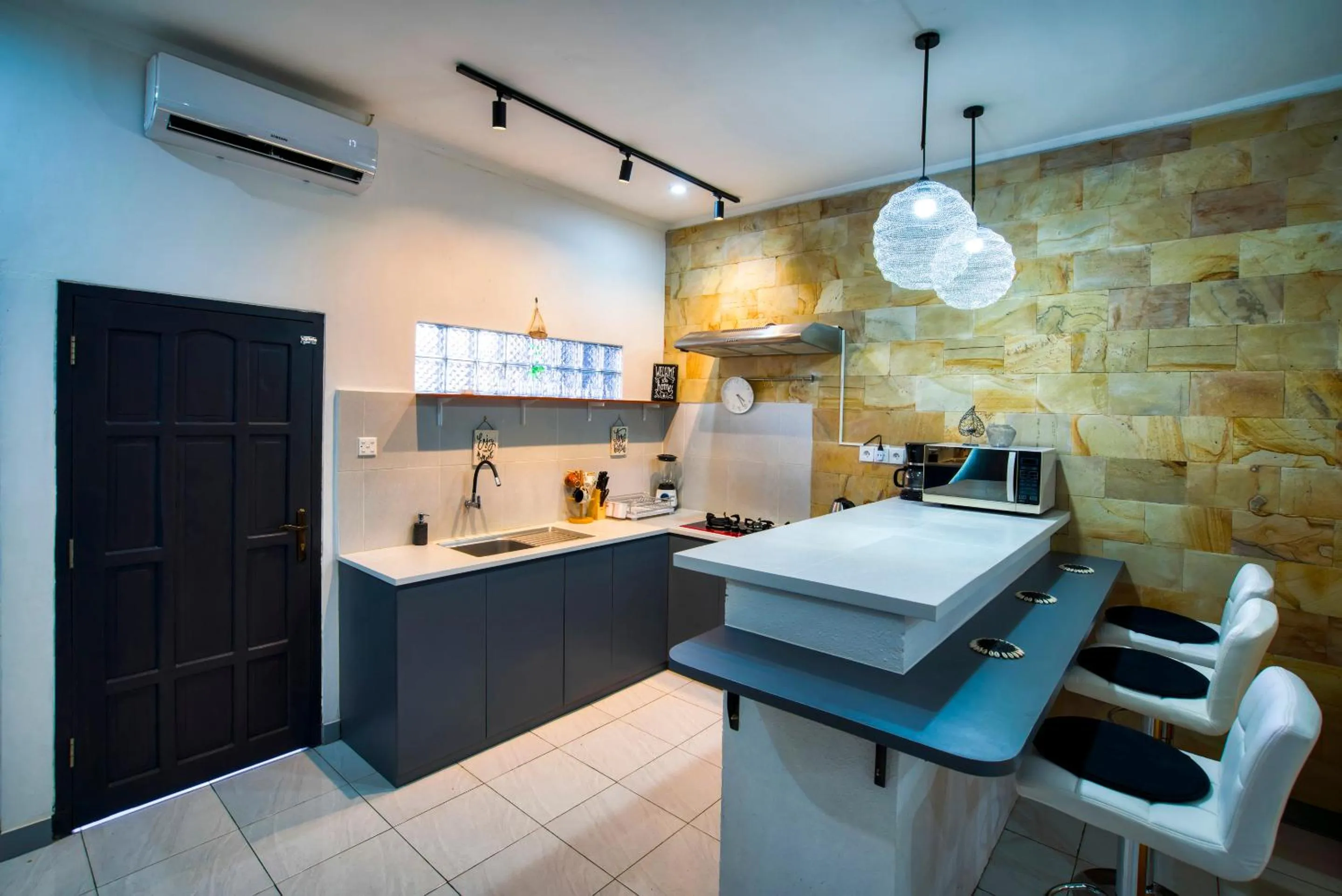 Kitchen or kitchenette in Villa Brezze - Nusa Dua