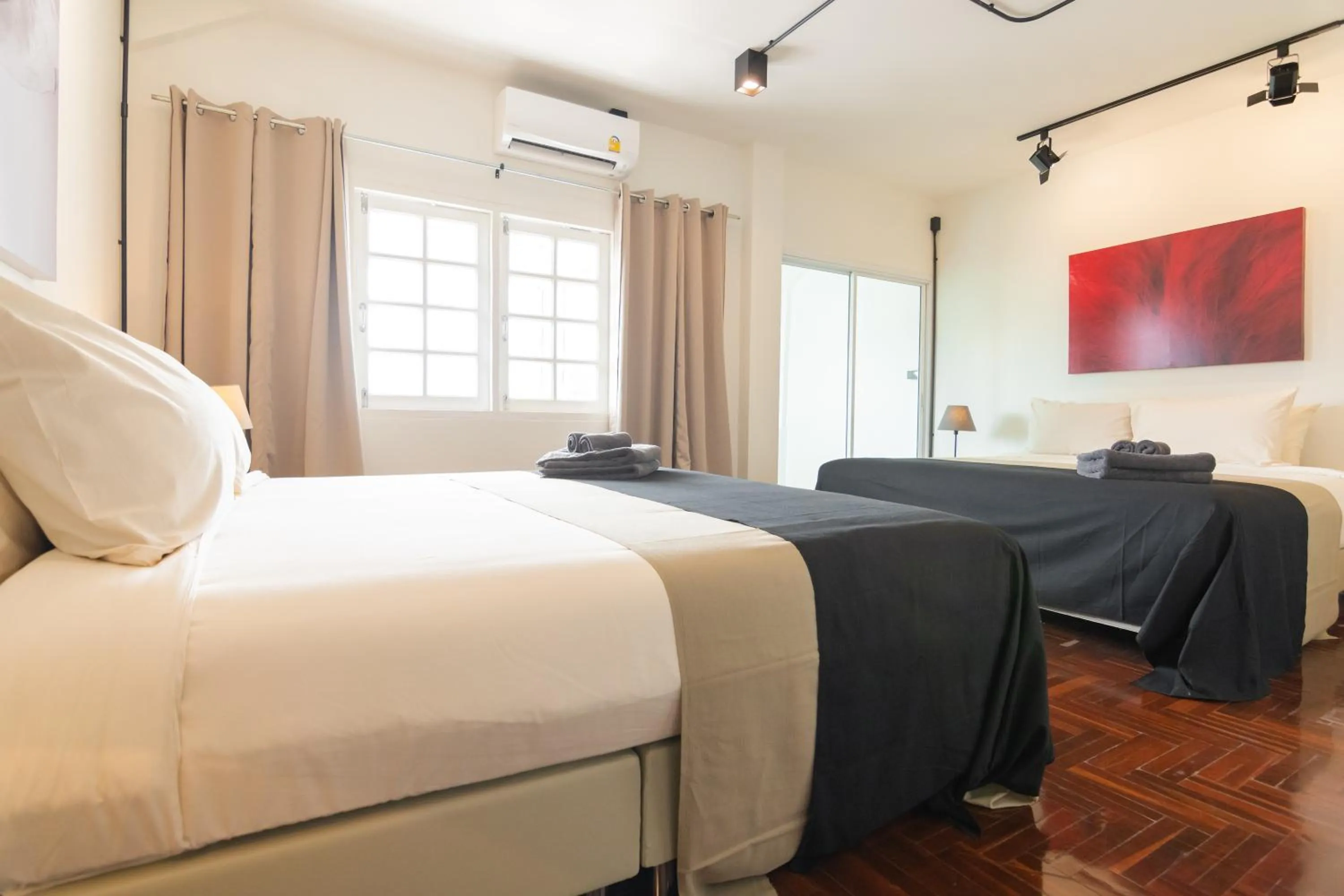 Bedroom, Bed in Mini-Me HUBS, Charm Suites & Pool in Old City