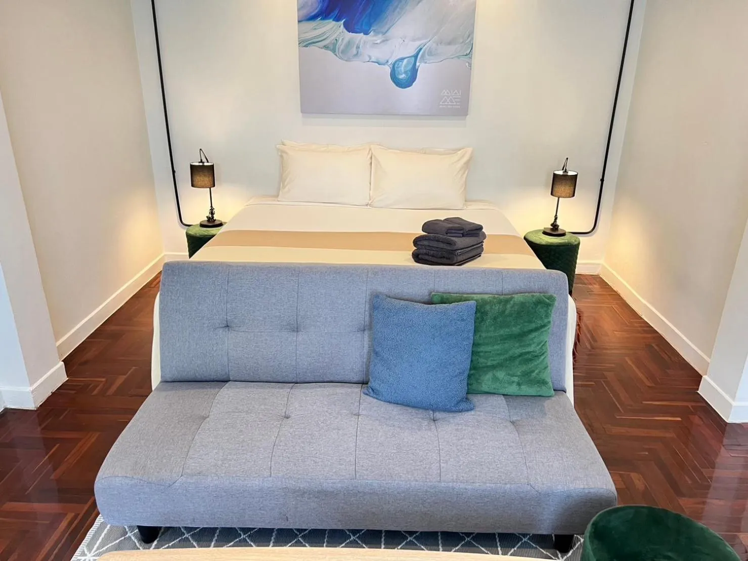 Bed in Mini-Me HUBS, Charm Suites & Pool in Old City