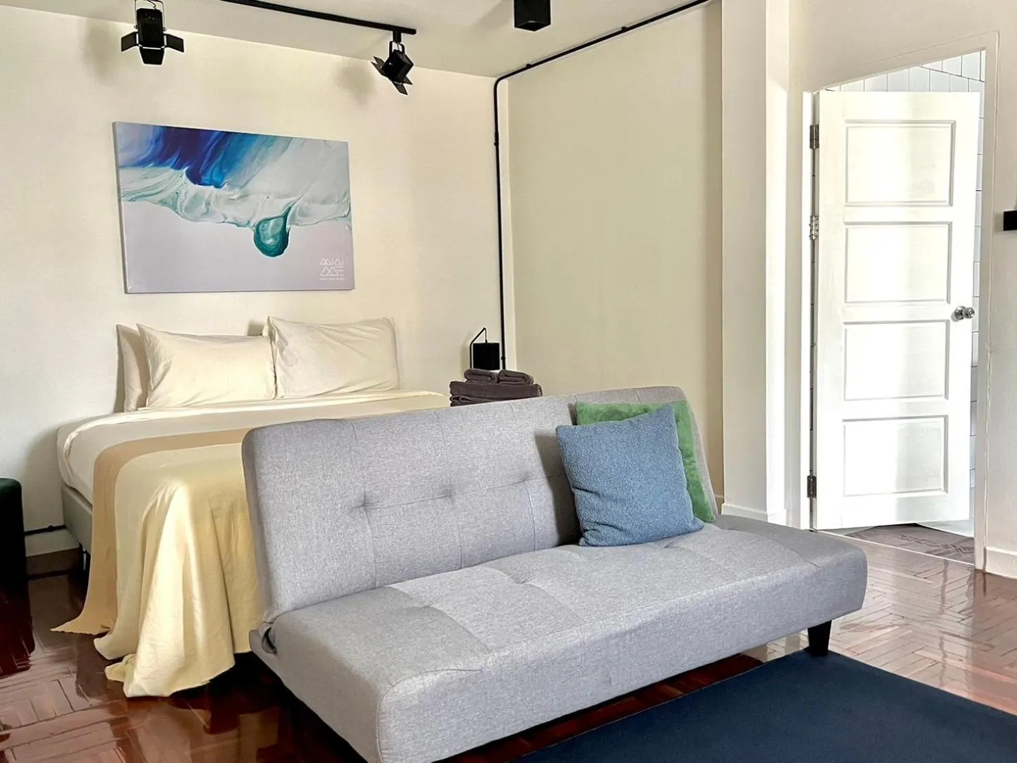 Bedroom, Bed in Mini-Me HUBS, Charm Suites & Pool in Old City