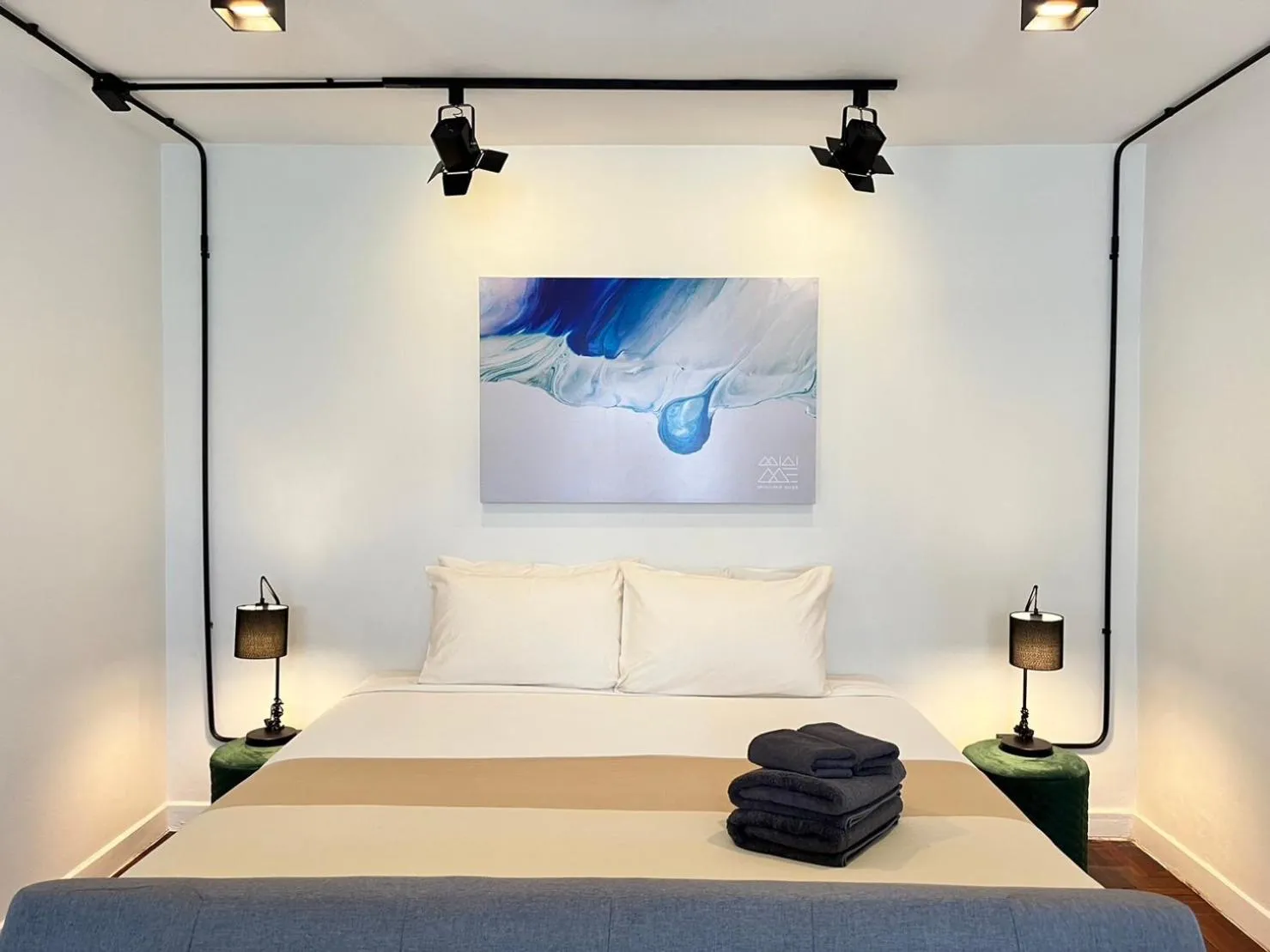 Bed in Mini-Me HUBS, Charm Suites & Pool in Old City