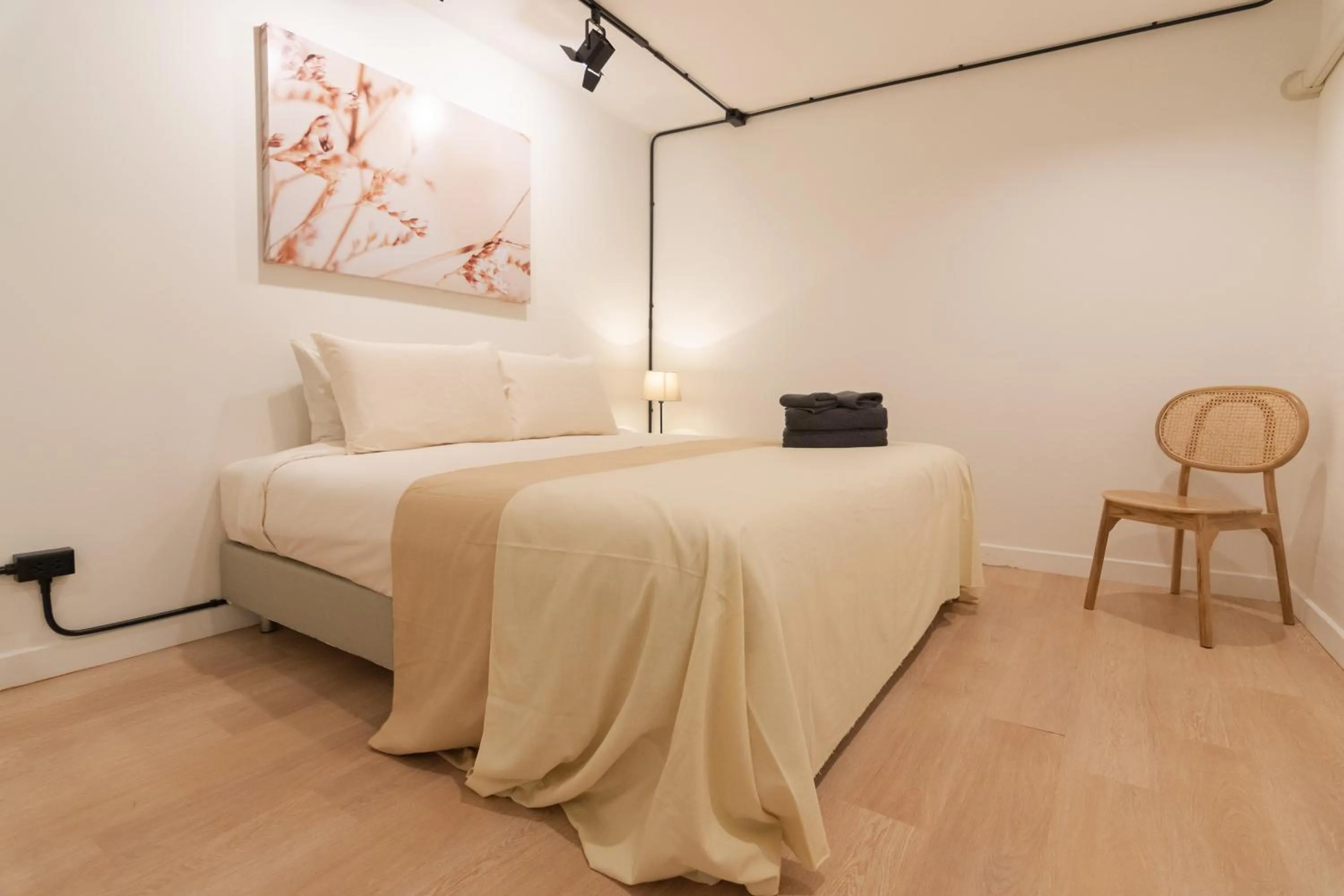 Bed in Mini-Me HUBS, Charm Suites & Pool in Old City