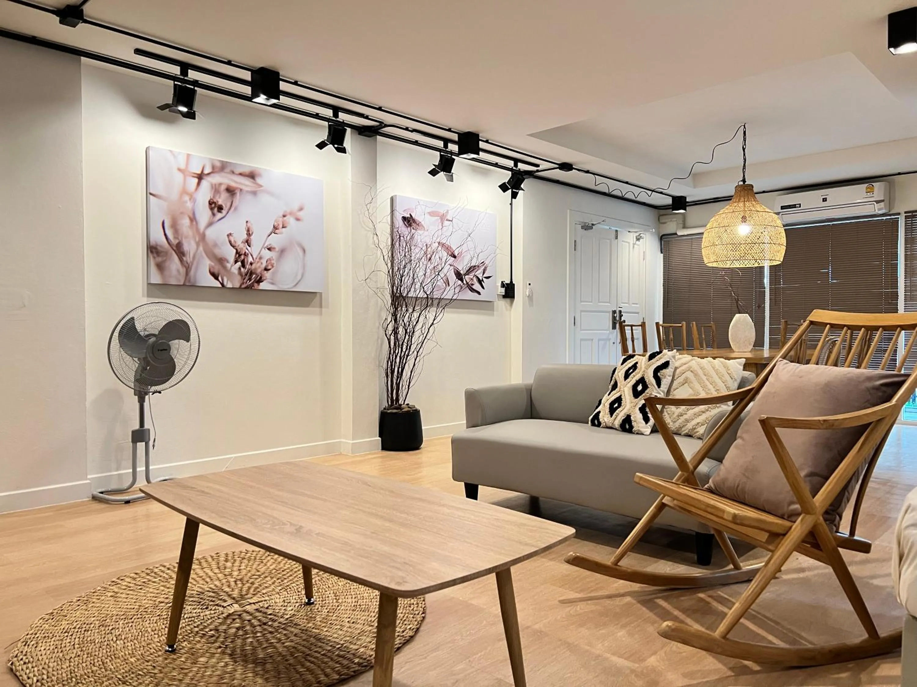 Living room in Mini-Me HUBS, Charm Suites & Pool in Old City