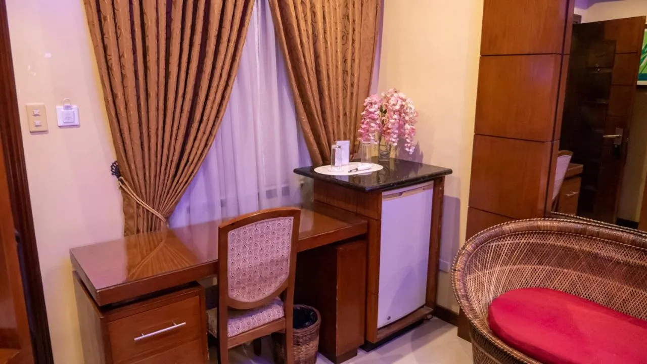 Living room in Fields Palace Hotel