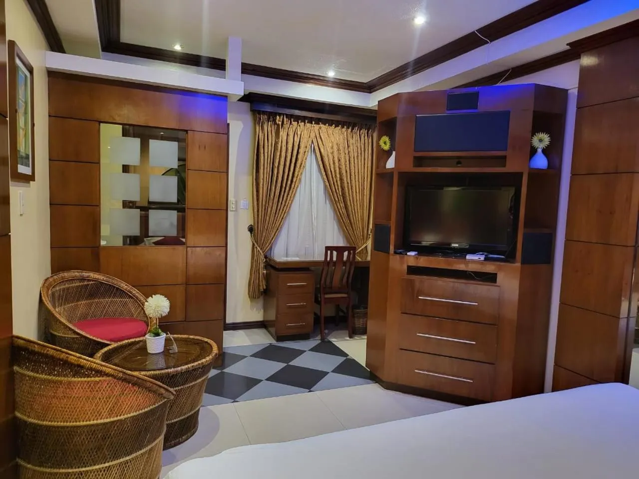 TV and multimedia in Fields Palace Hotel