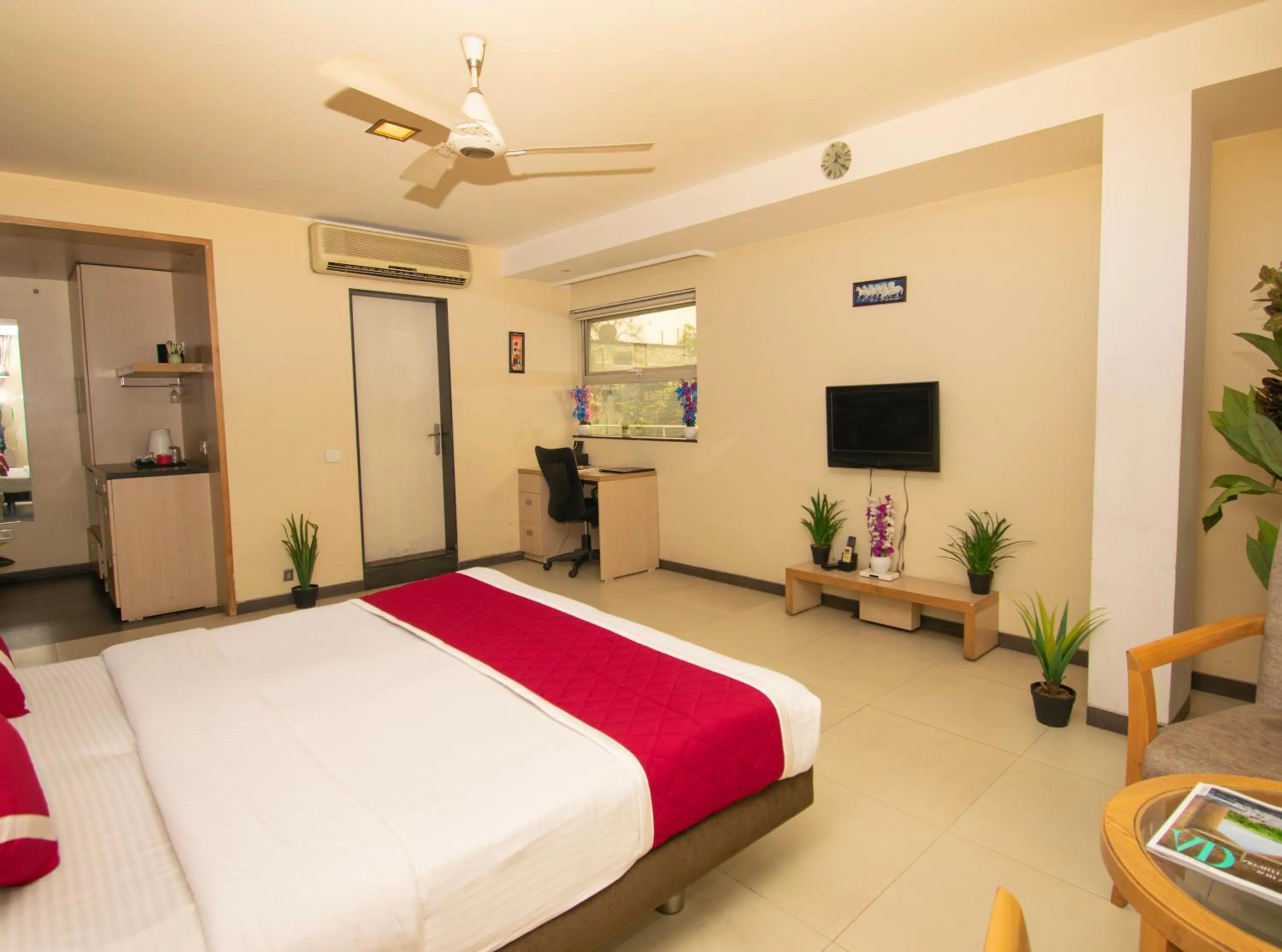 Photo of the whole room, Bed in Octave Koregaon Park