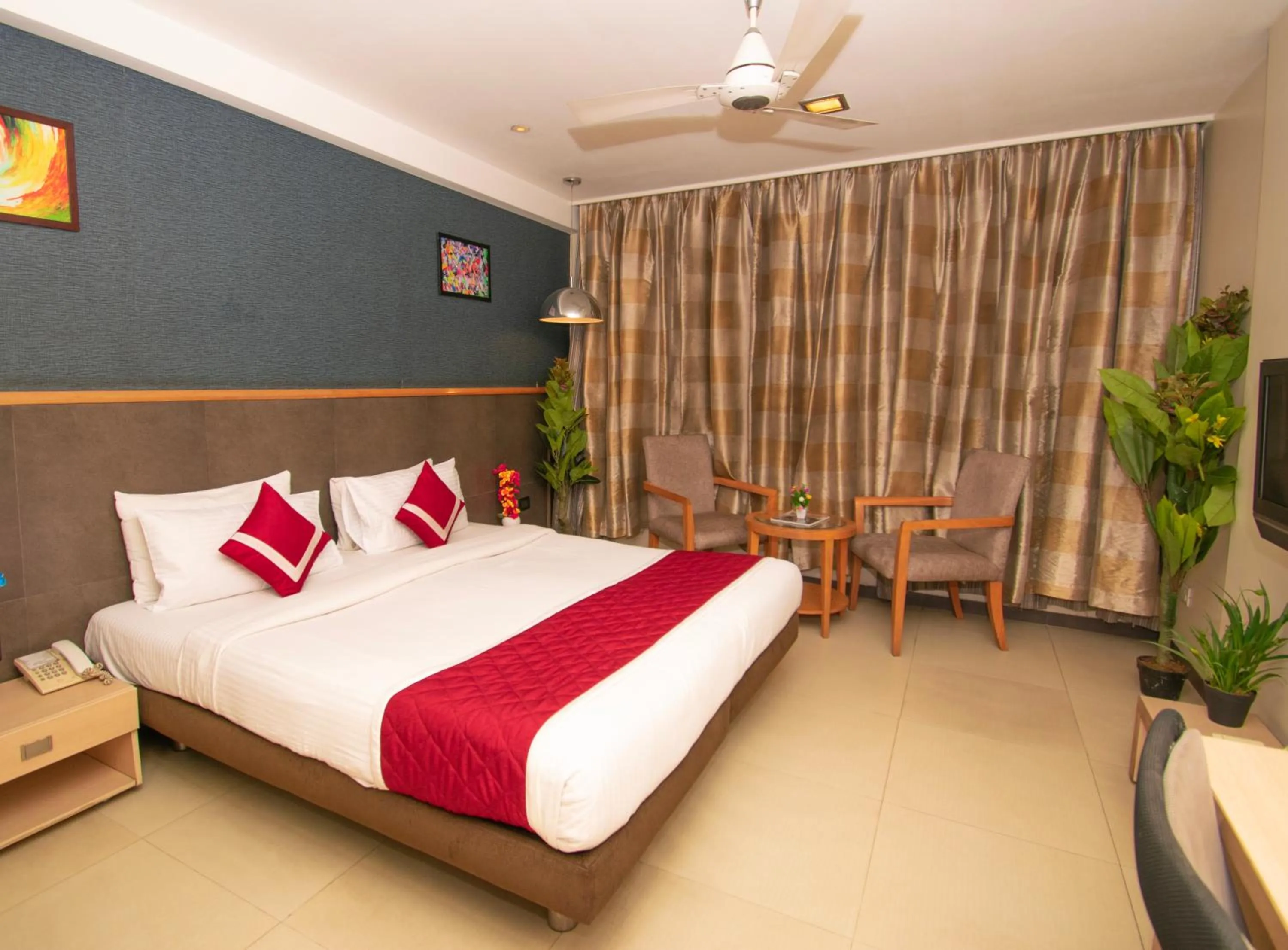 Photo of the whole room, Bed in Octave Koregaon Park