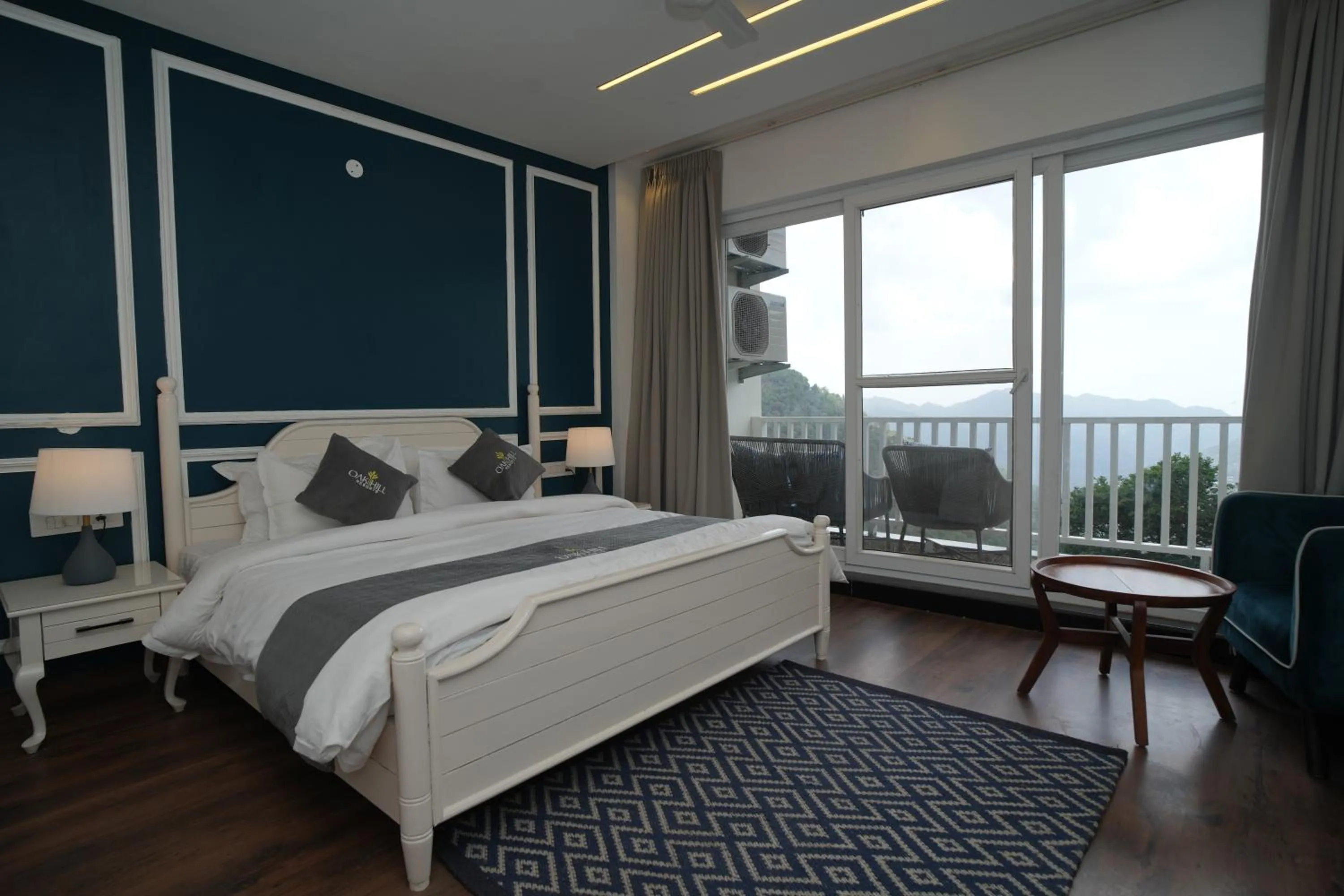 Bedroom, Bed in Oakhill Resorts