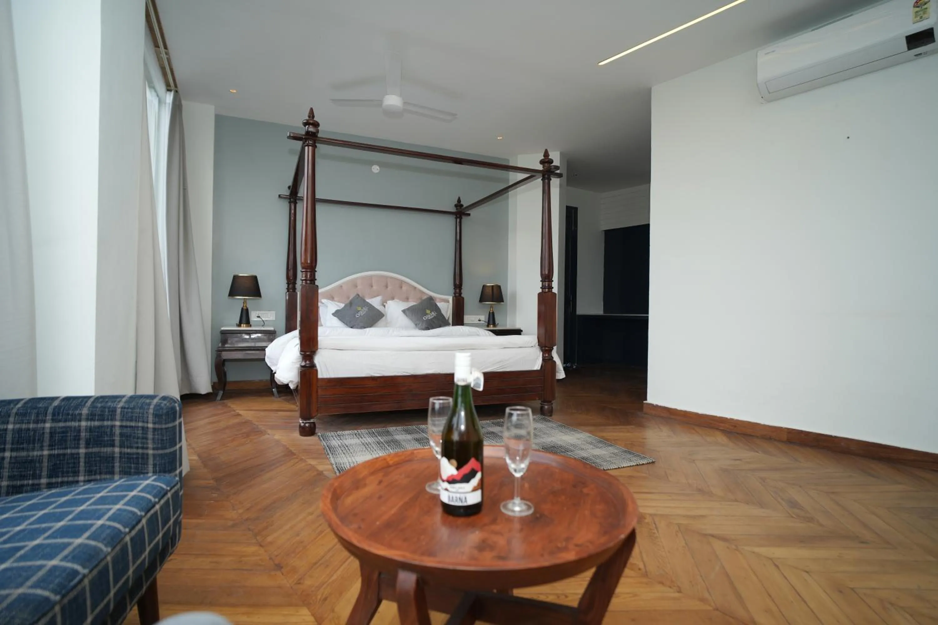 Bedroom, Bed in Oakhill Resorts