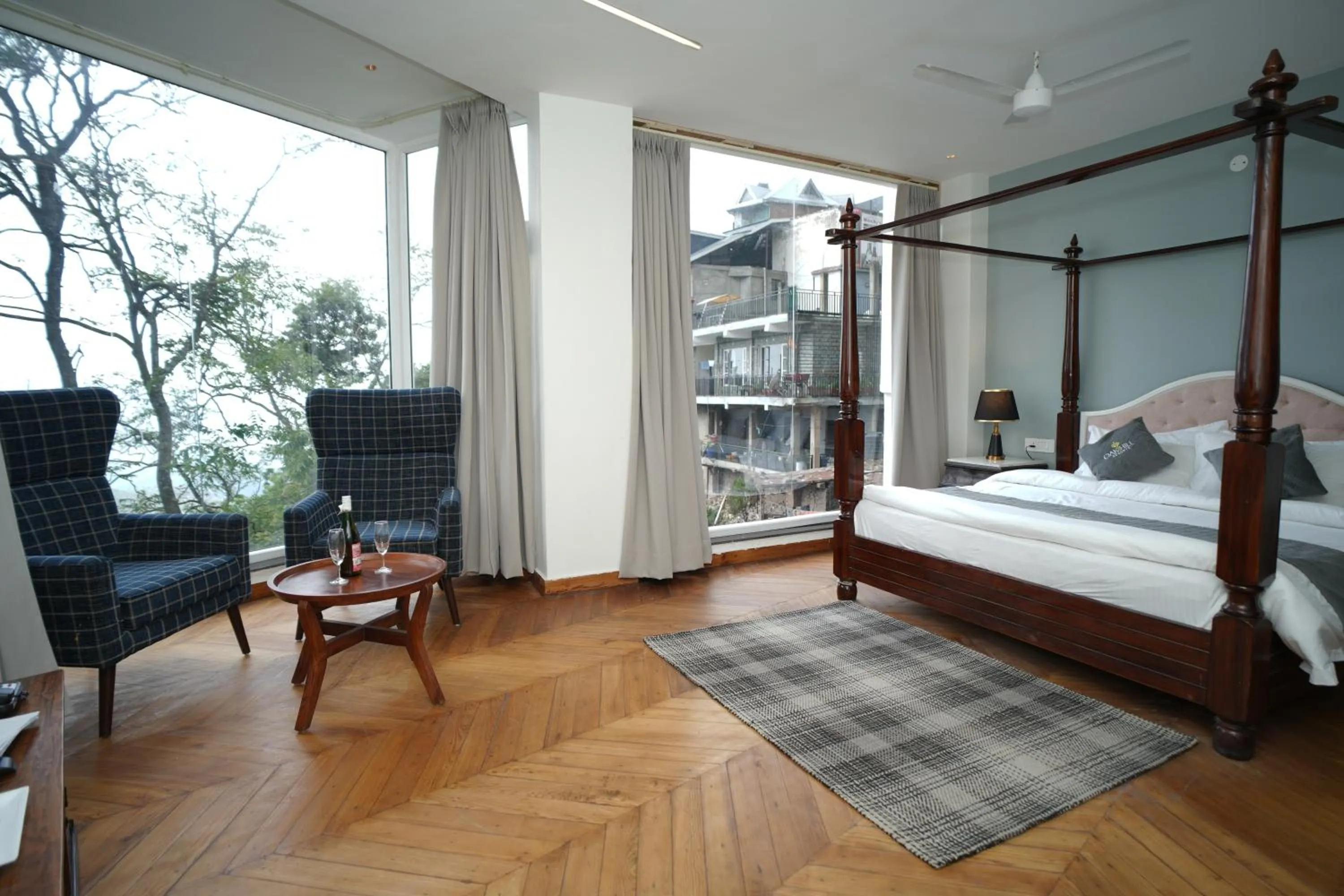 Photo of the whole room, Bed in Oakhill Resorts