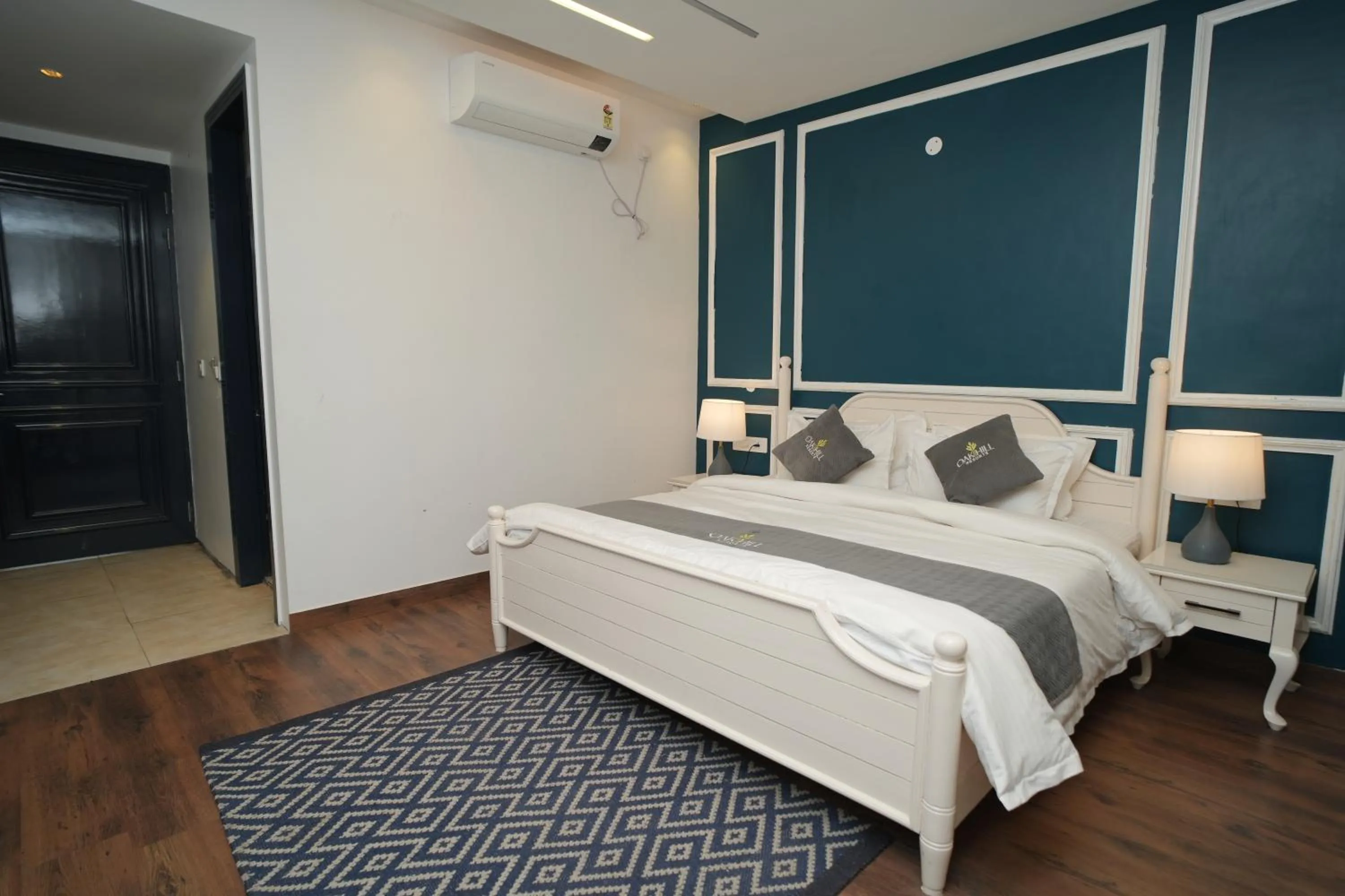 Bedroom, Bed in Oakhill Resorts